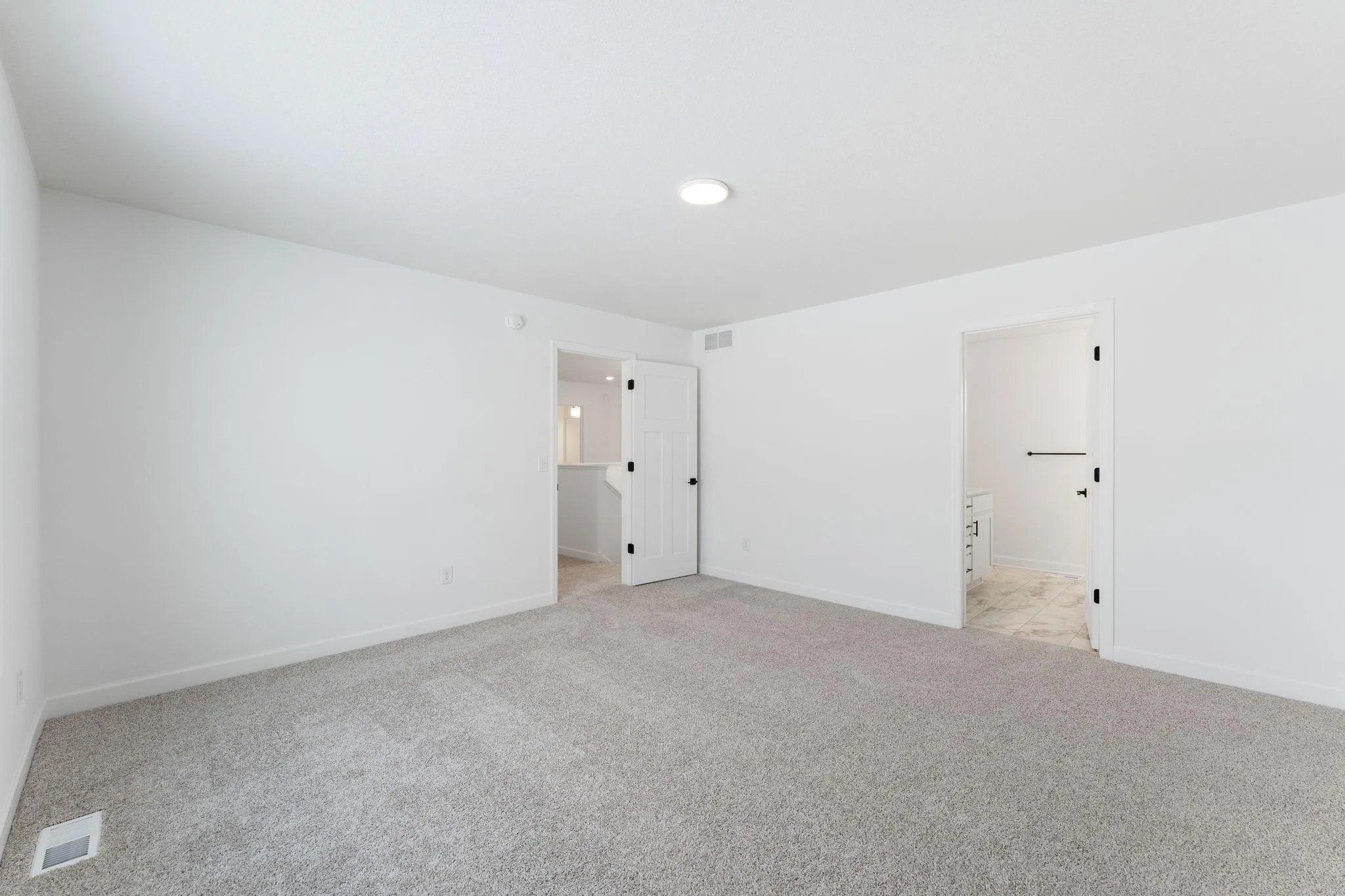 Photo 11 of 5015 87th Ne Street