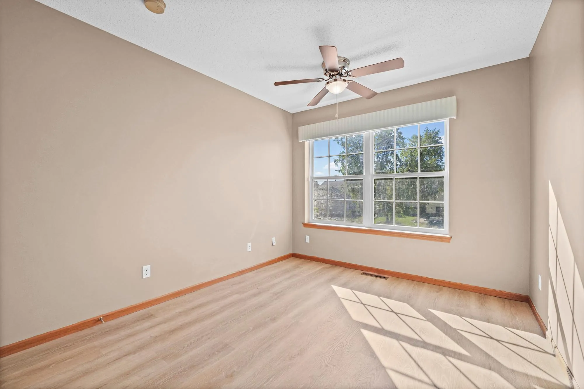 Photo 29 of 941 Newport Avenue