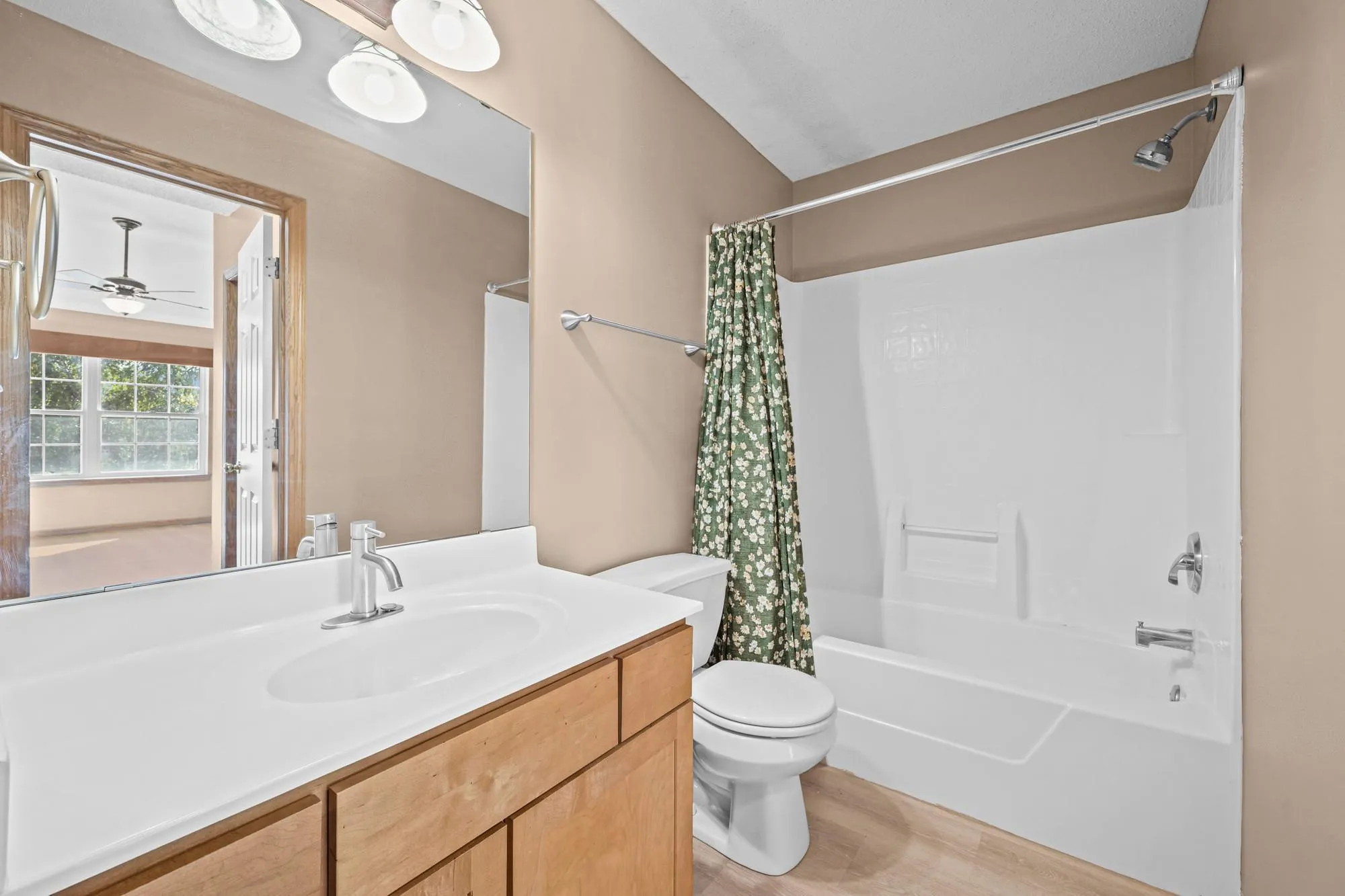 Photo 24 of 941 Newport Avenue
