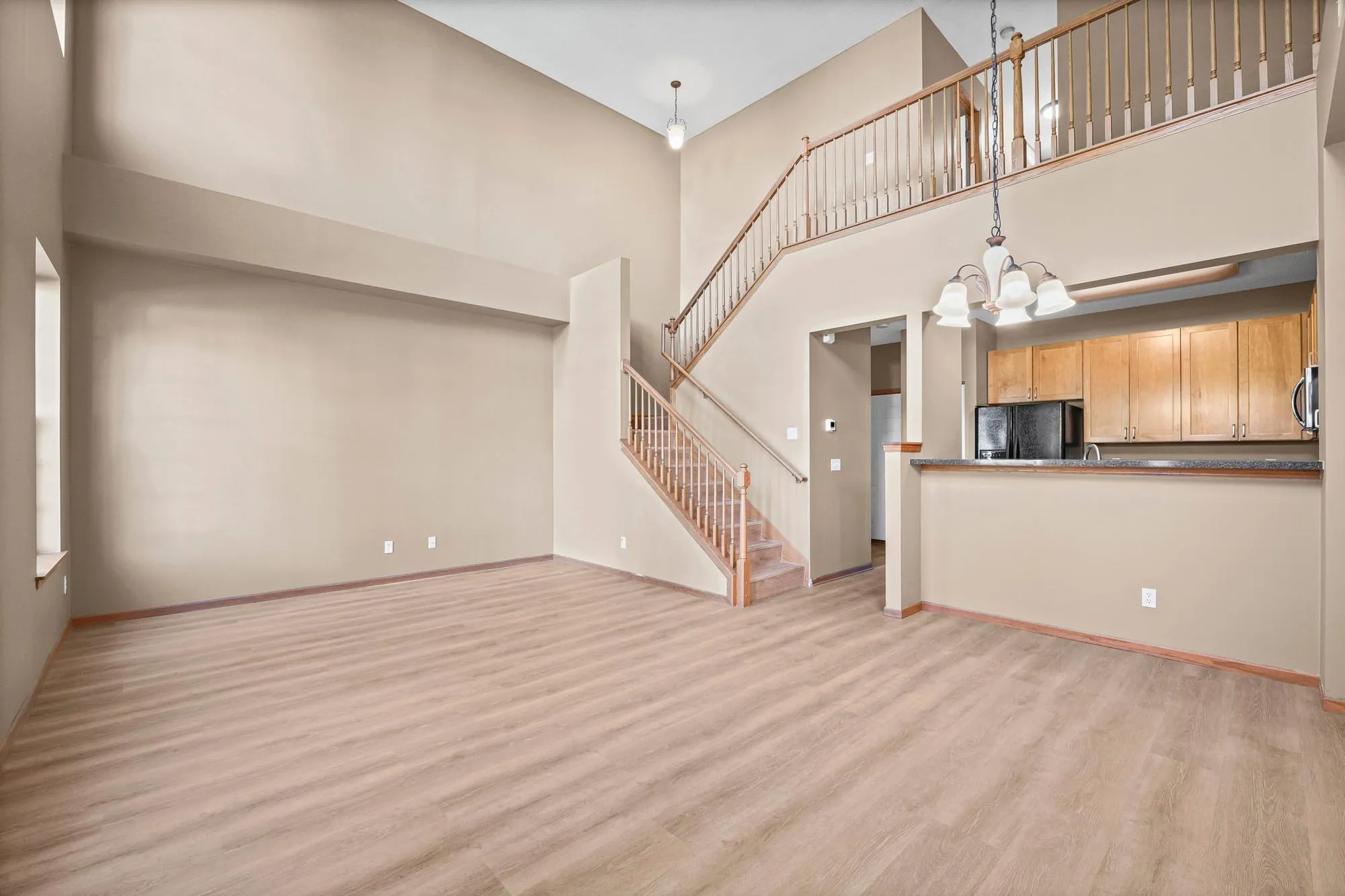 Photo 7 of 941 Newport Avenue