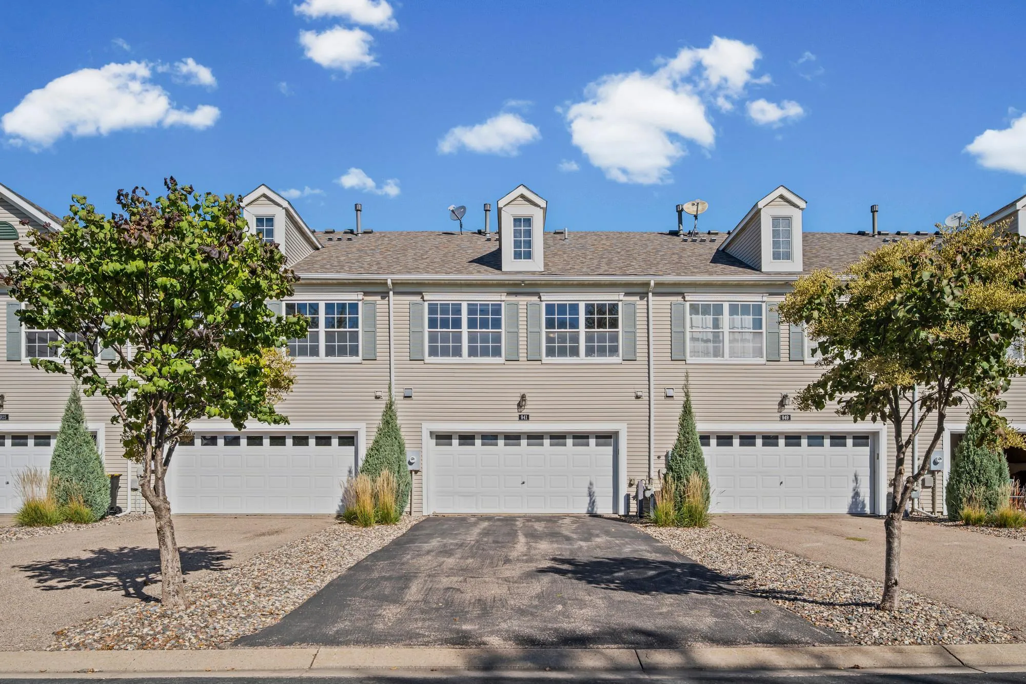 Photo 33 of 941 Newport Avenue