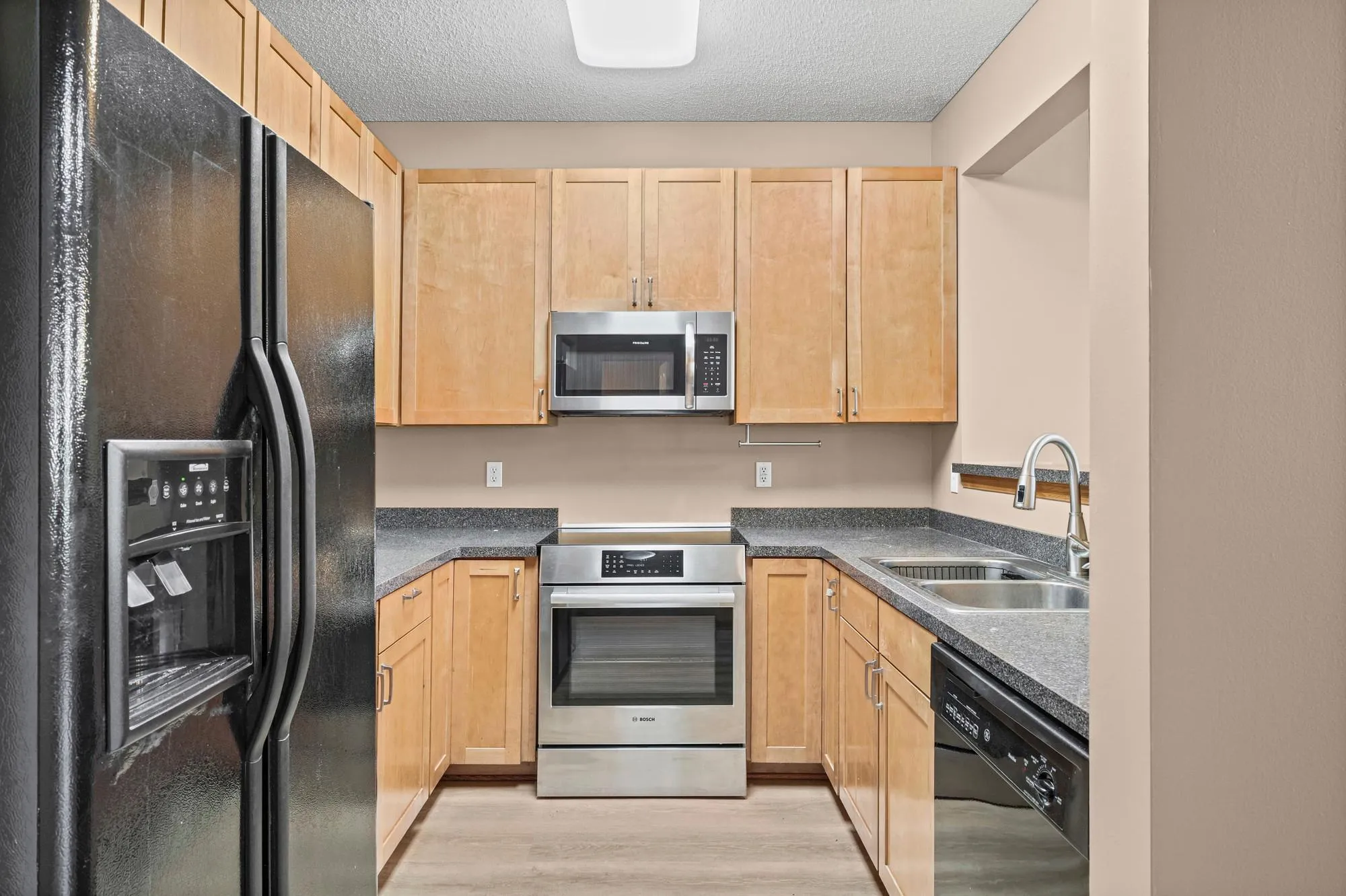 Photo 15 of 941 Newport Avenue