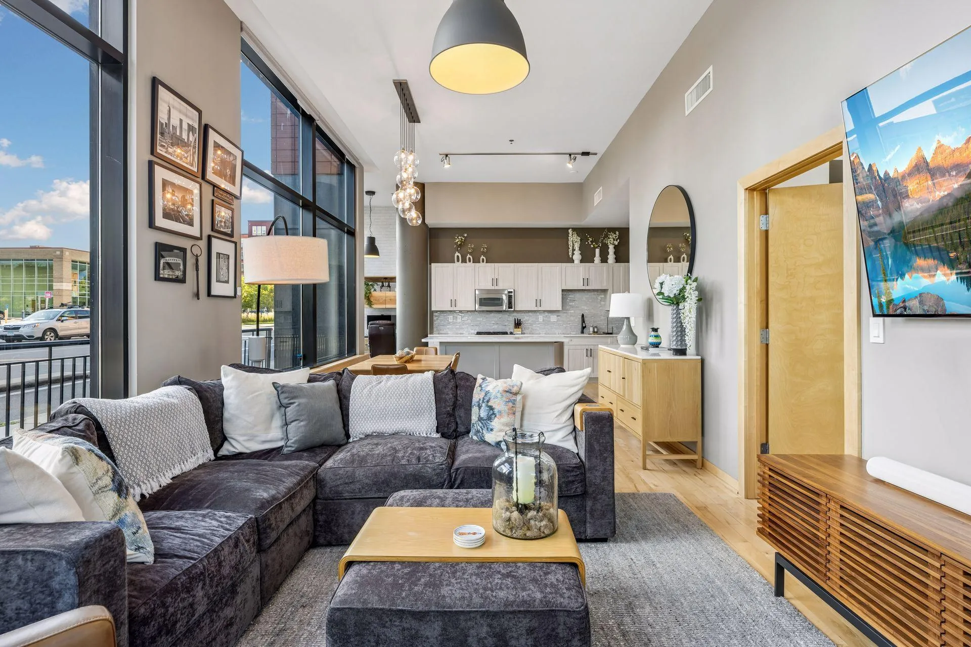 Photo 8 of 215 10th S Avenue Unit 102