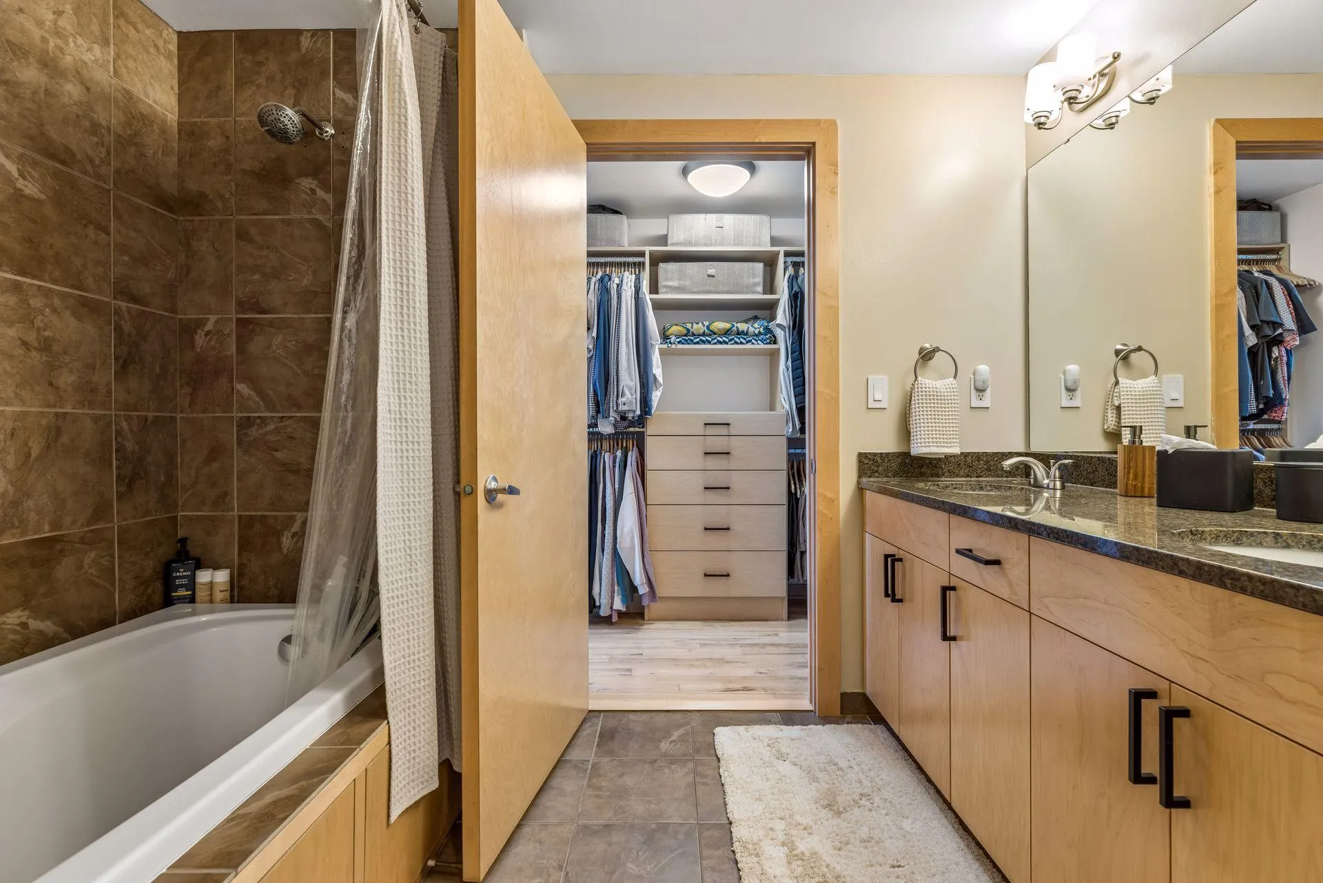 Photo 18 of 215 10th S Avenue Unit 102