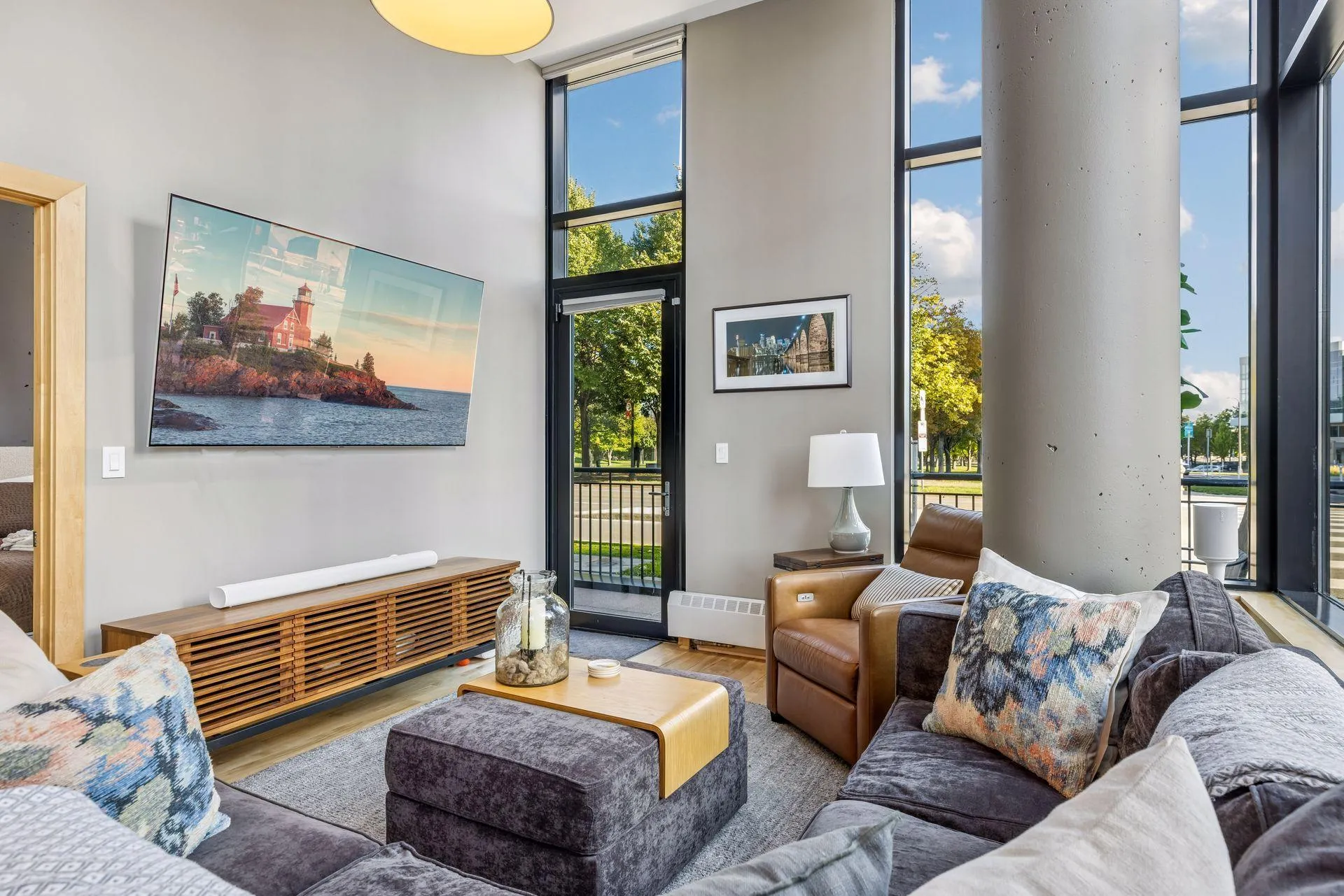 Photo 10 of 215 10th S Avenue Unit 102