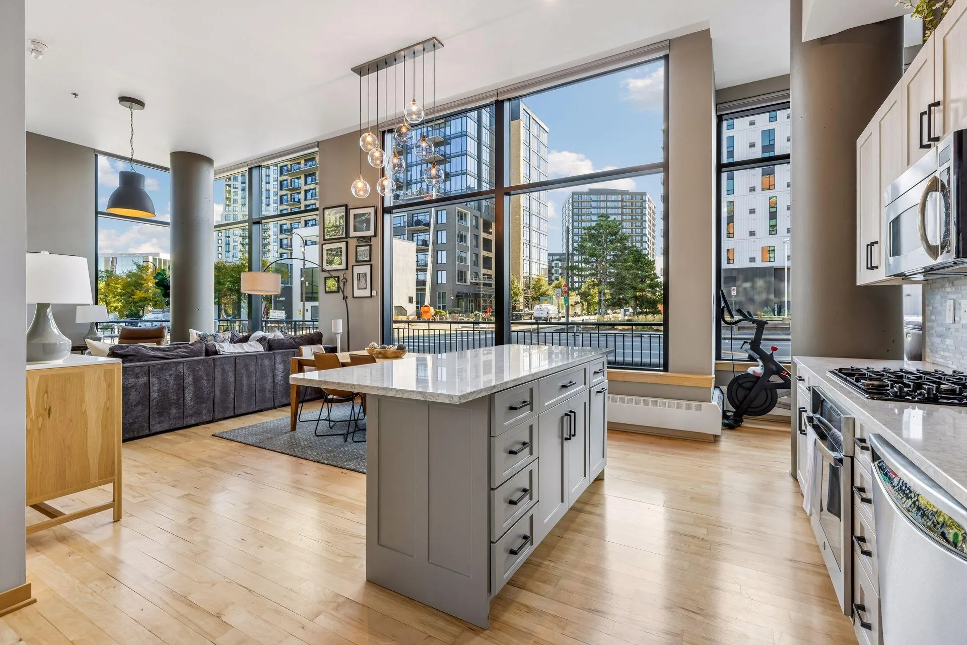 Photo 5 of 215 10th S Avenue Unit 102