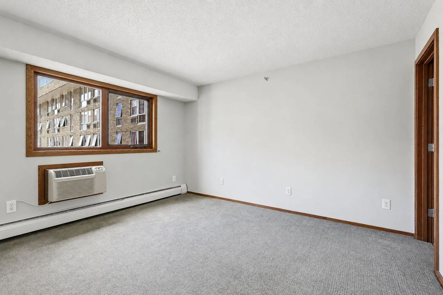 Photo 21 of 433 S 7th Street Unit 2113