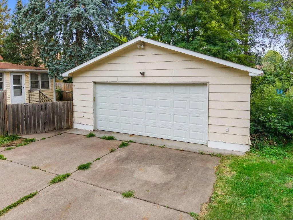 Photo 31 of 2174 8th Street