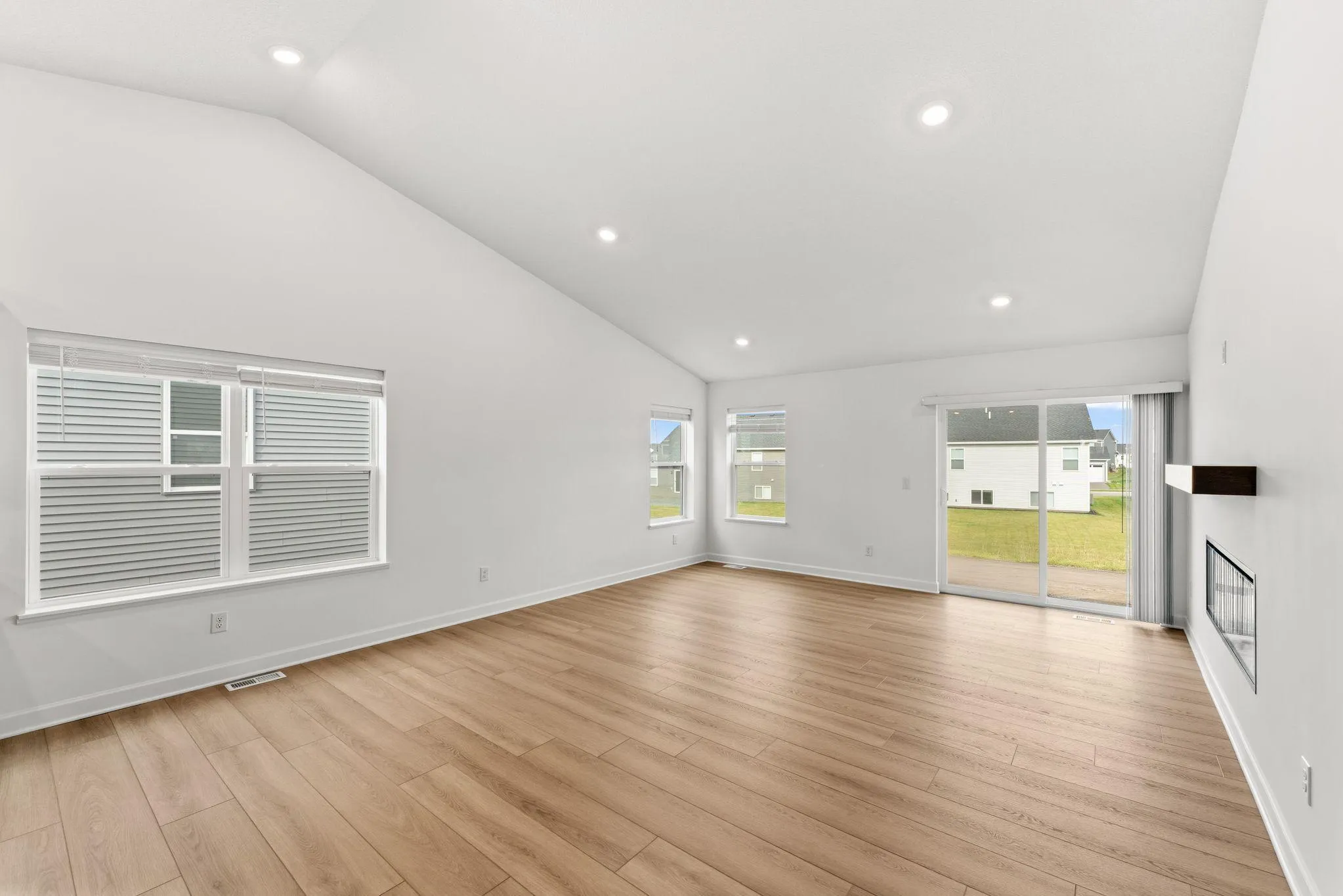 Photo 4 of 1905 Dogwood Court