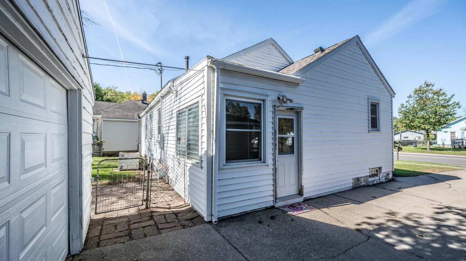 Photo 5 of 704 Elm Street