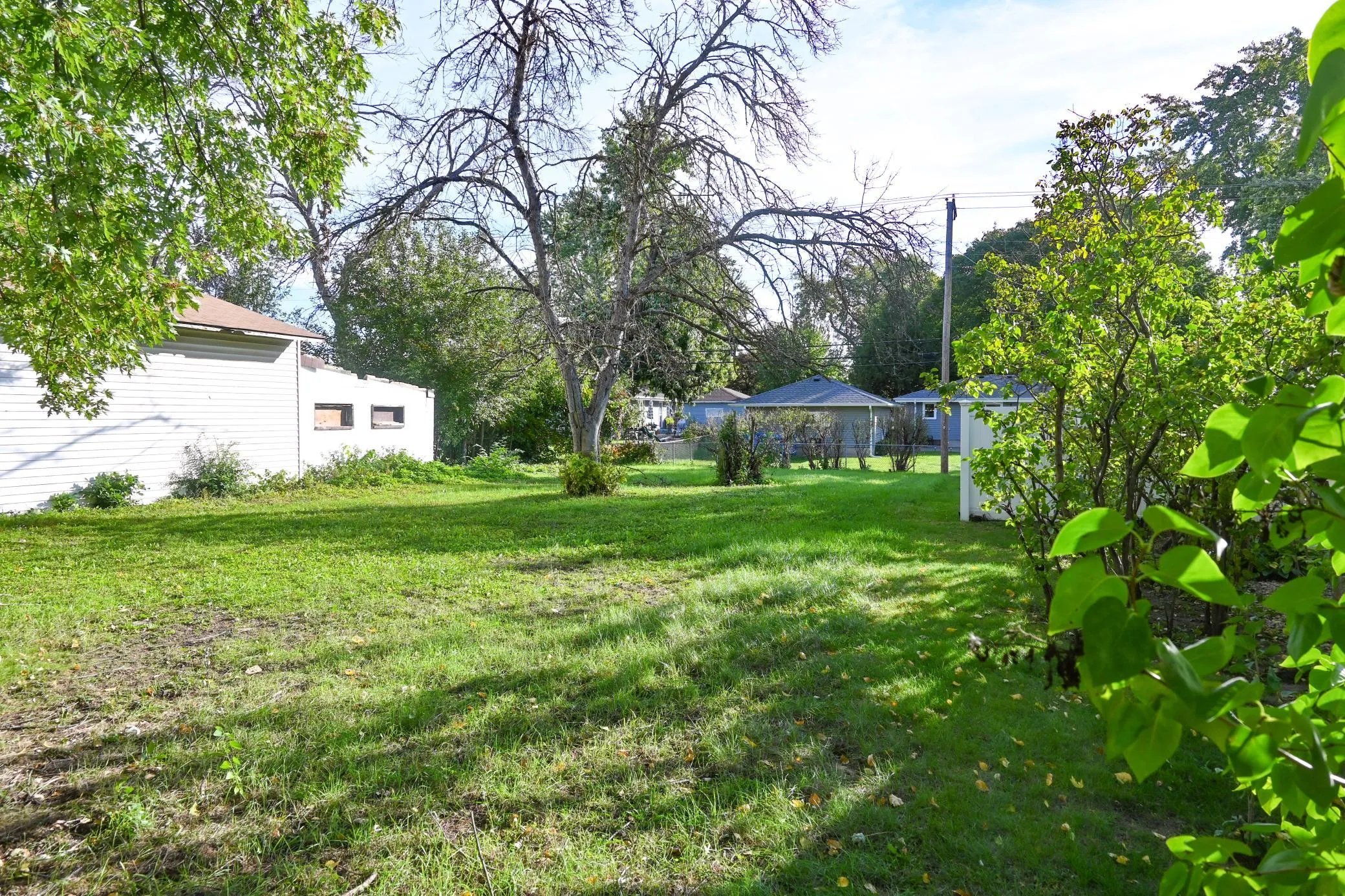 Photo 13 of 9211 Columbus S Avenue