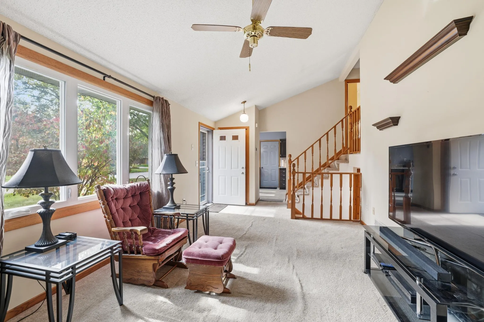 Photo 6 of 4071 99th Ne Avenue