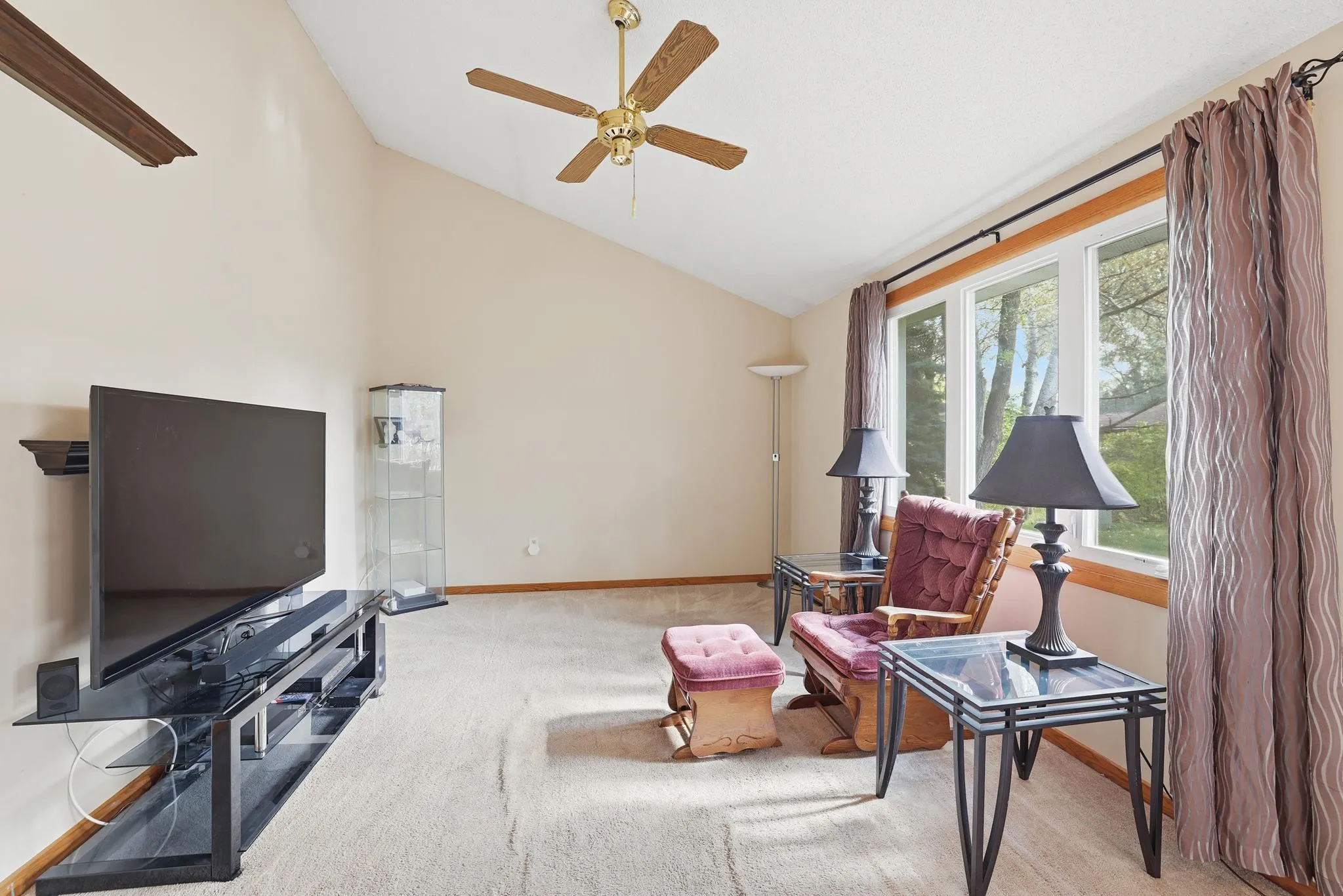 Photo 5 of 4071 99th Ne Avenue