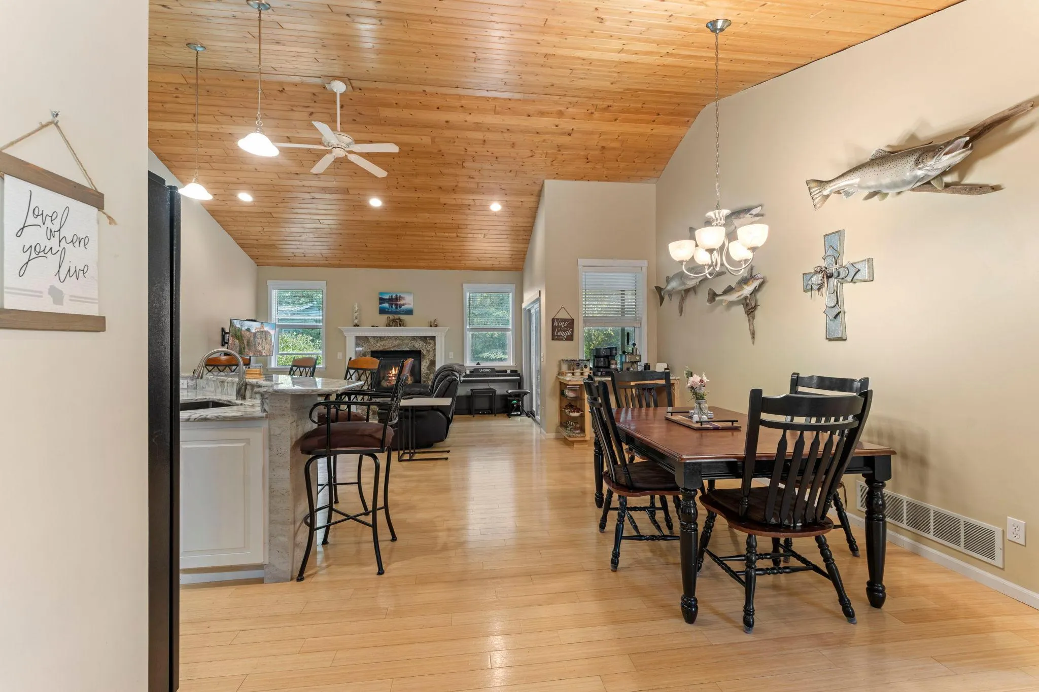 Photo 11 of 449 Roosevelt Drive