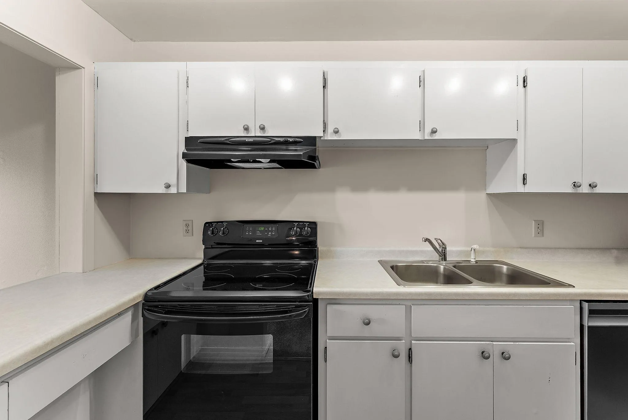 Photo 15 of 4100 Parklawn Avenue Unit 318