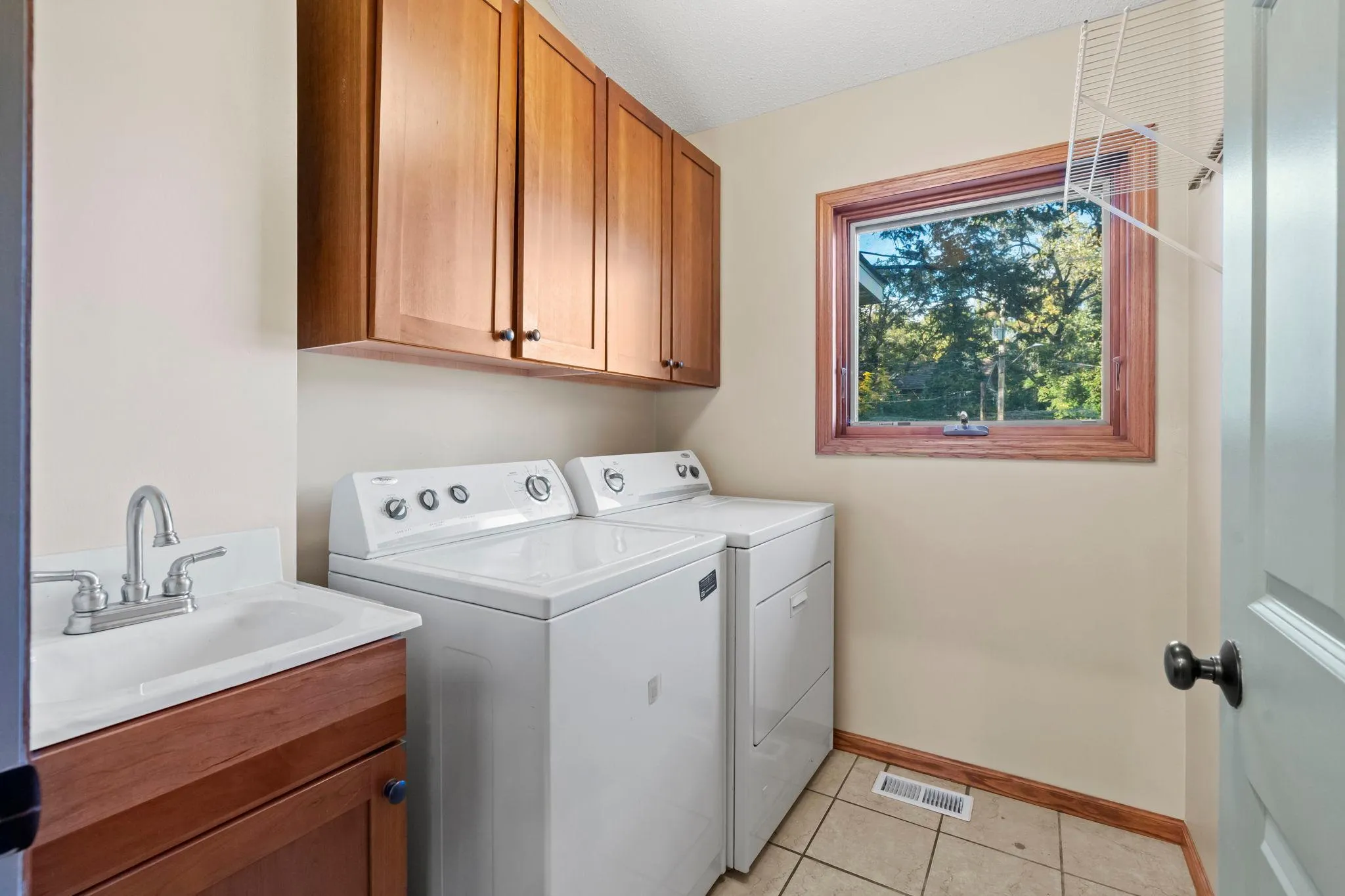 Photo 17 of 1158 Summit Avenue