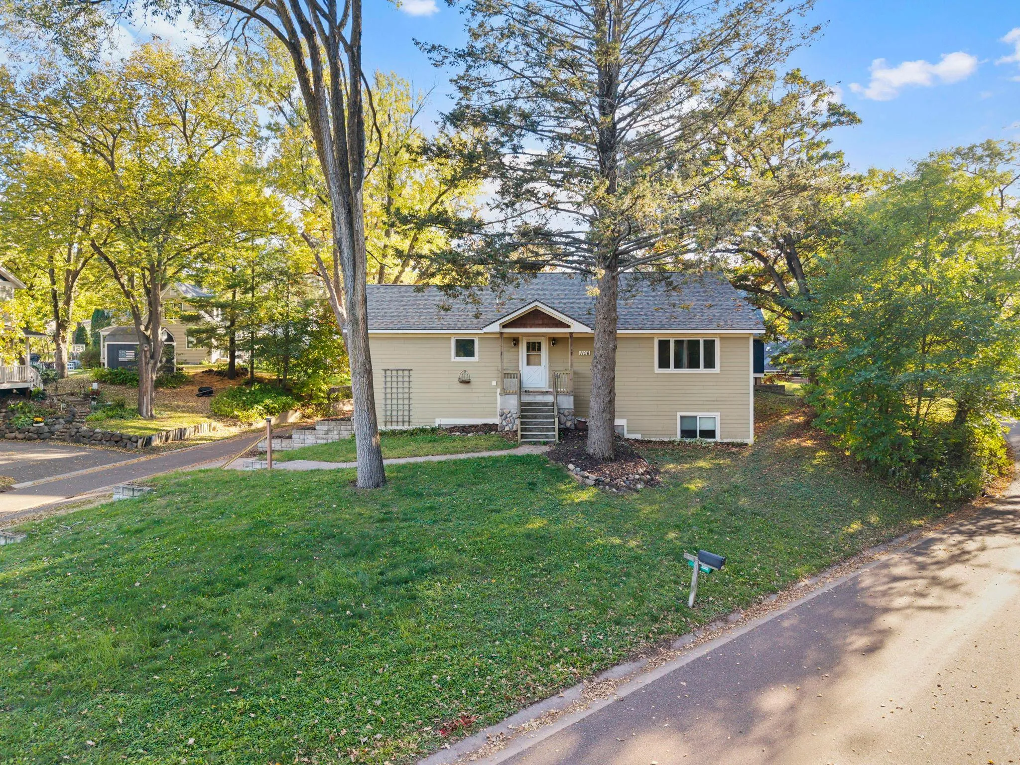 Photo 3 of 1158 Summit Avenue