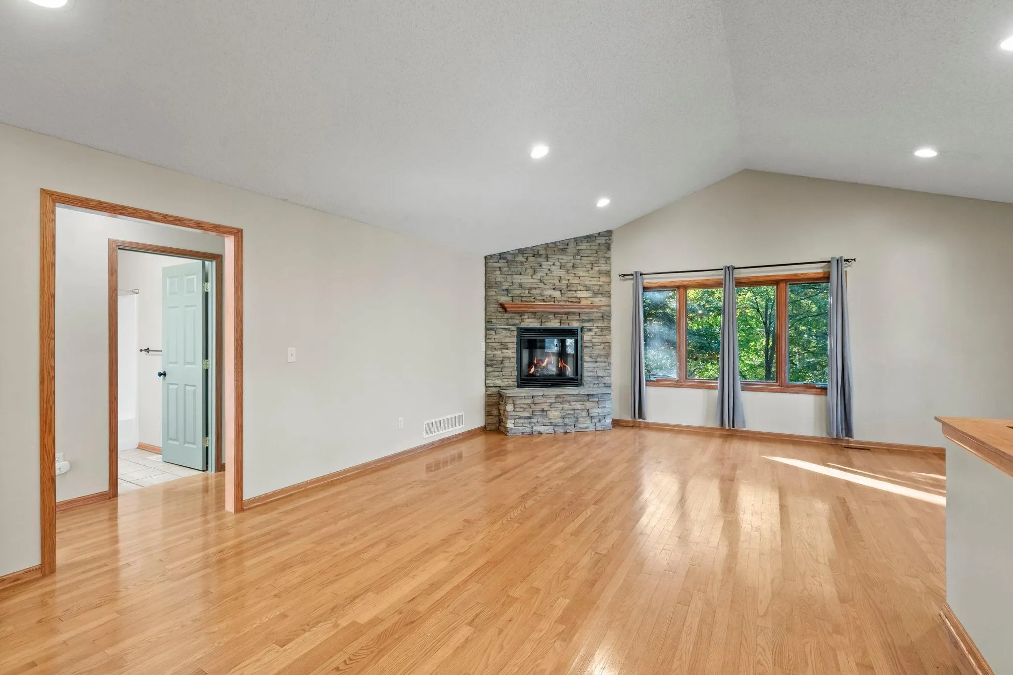 Photo 7 of 1158 Summit Avenue