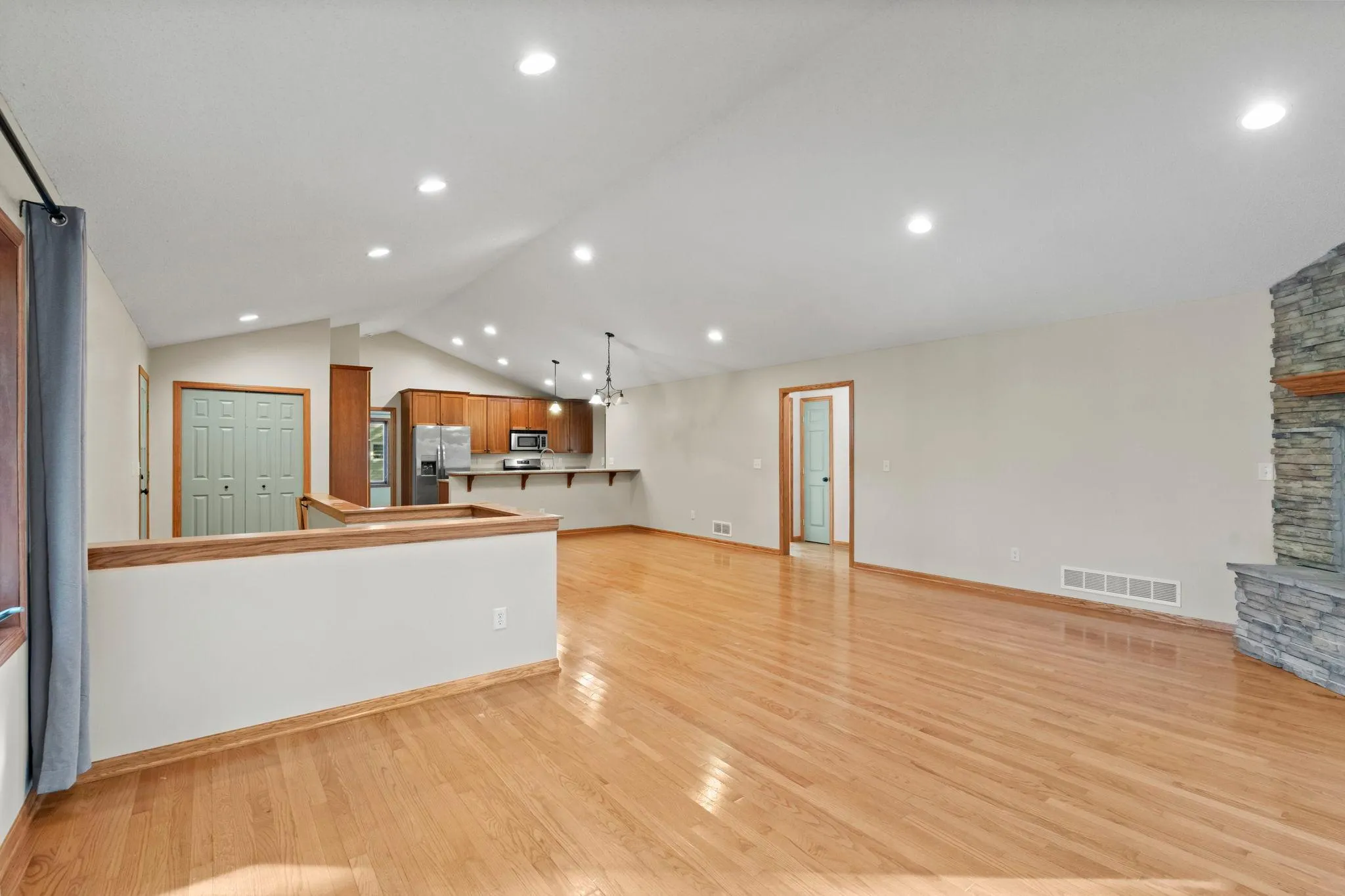 Photo 10 of 1158 Summit Avenue