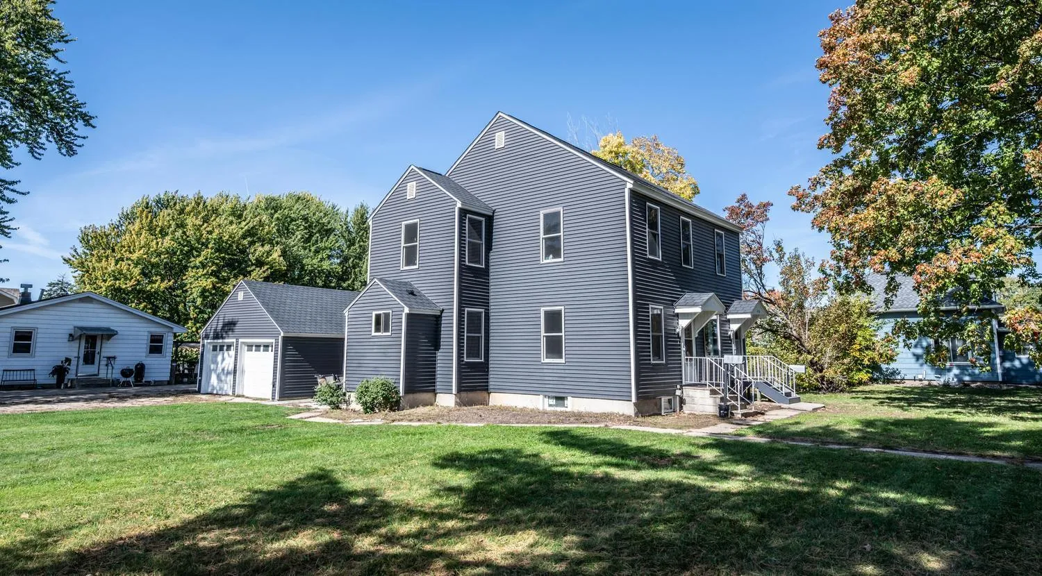 Photo 27 of 420 1st Street