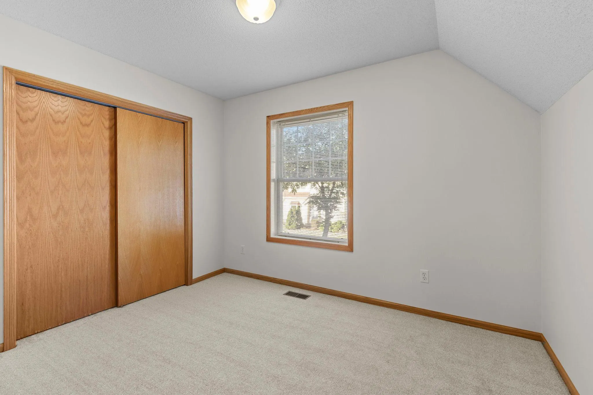 Photo 19 of 816 24th Ne Avenue