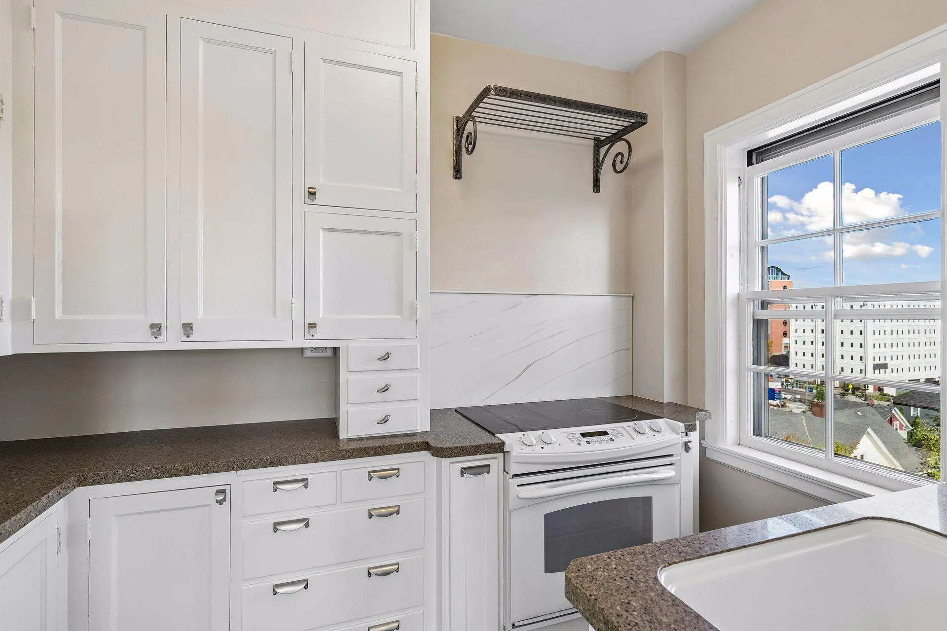 Photo 20 of 2615 Park Avenue Unit 612