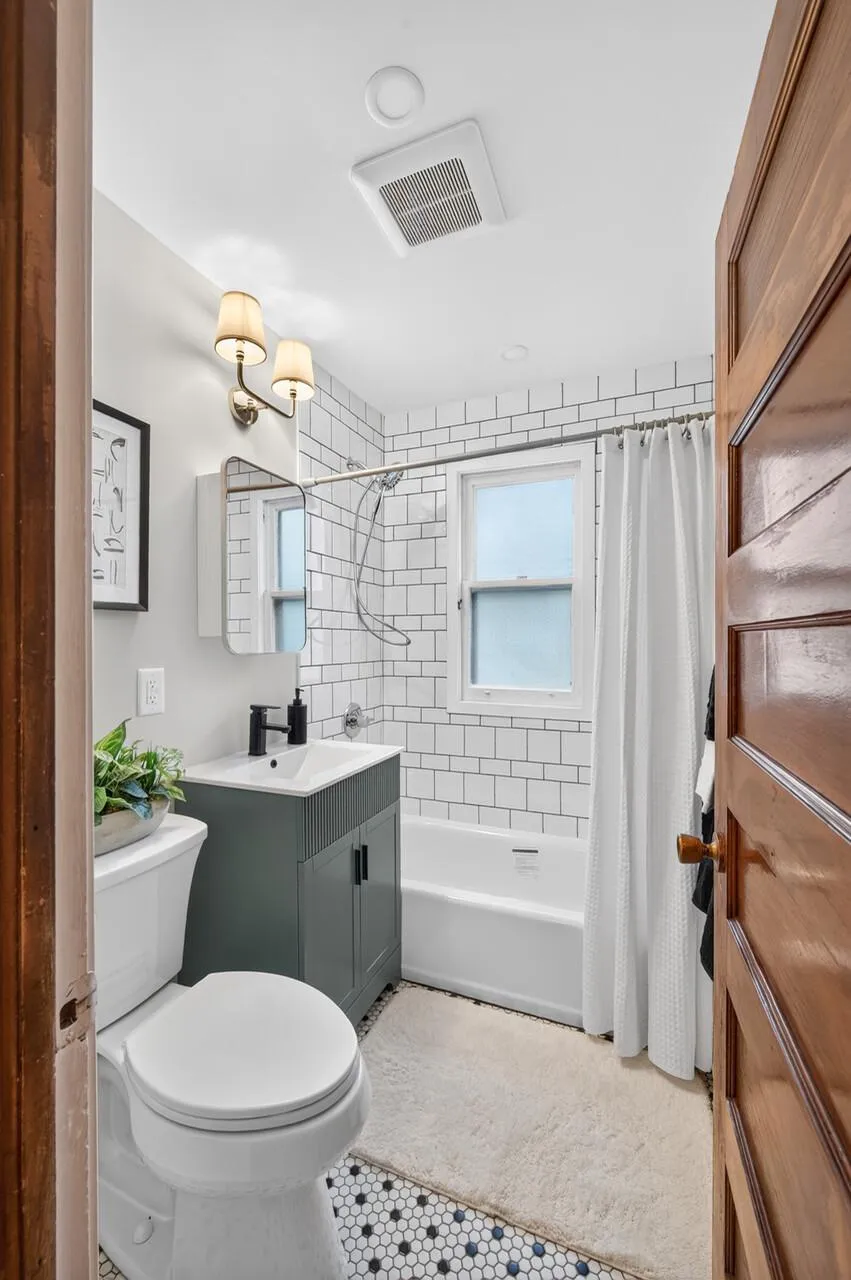 Photo 25 of 1650 Hague Avenue