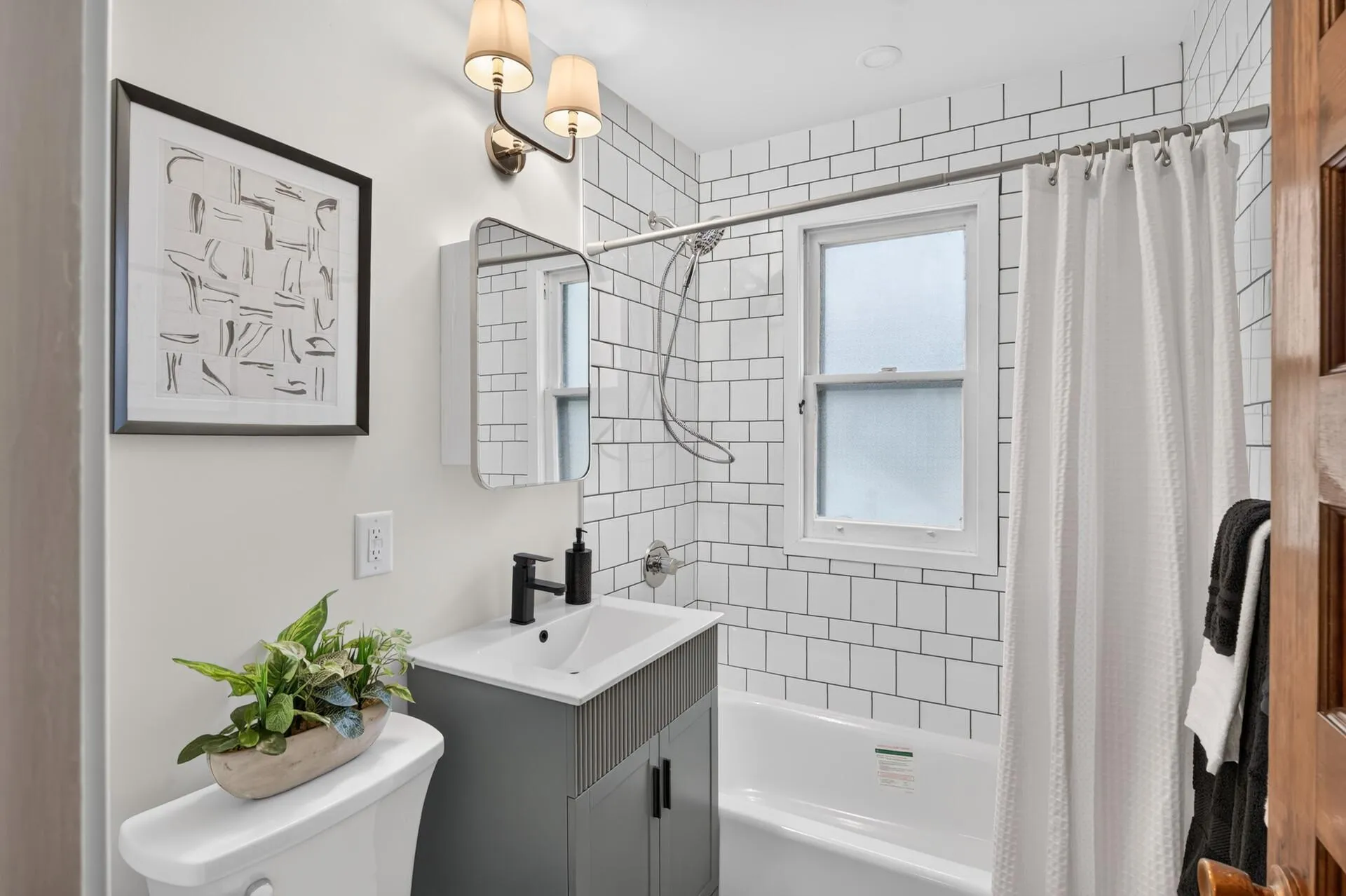 Photo 6 of 1650 Hague Avenue