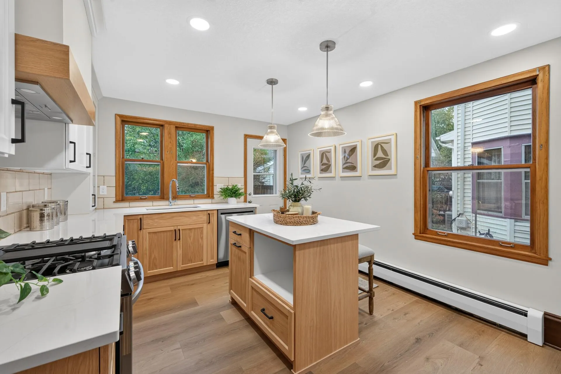 Photo 13 of 1650 Hague Avenue