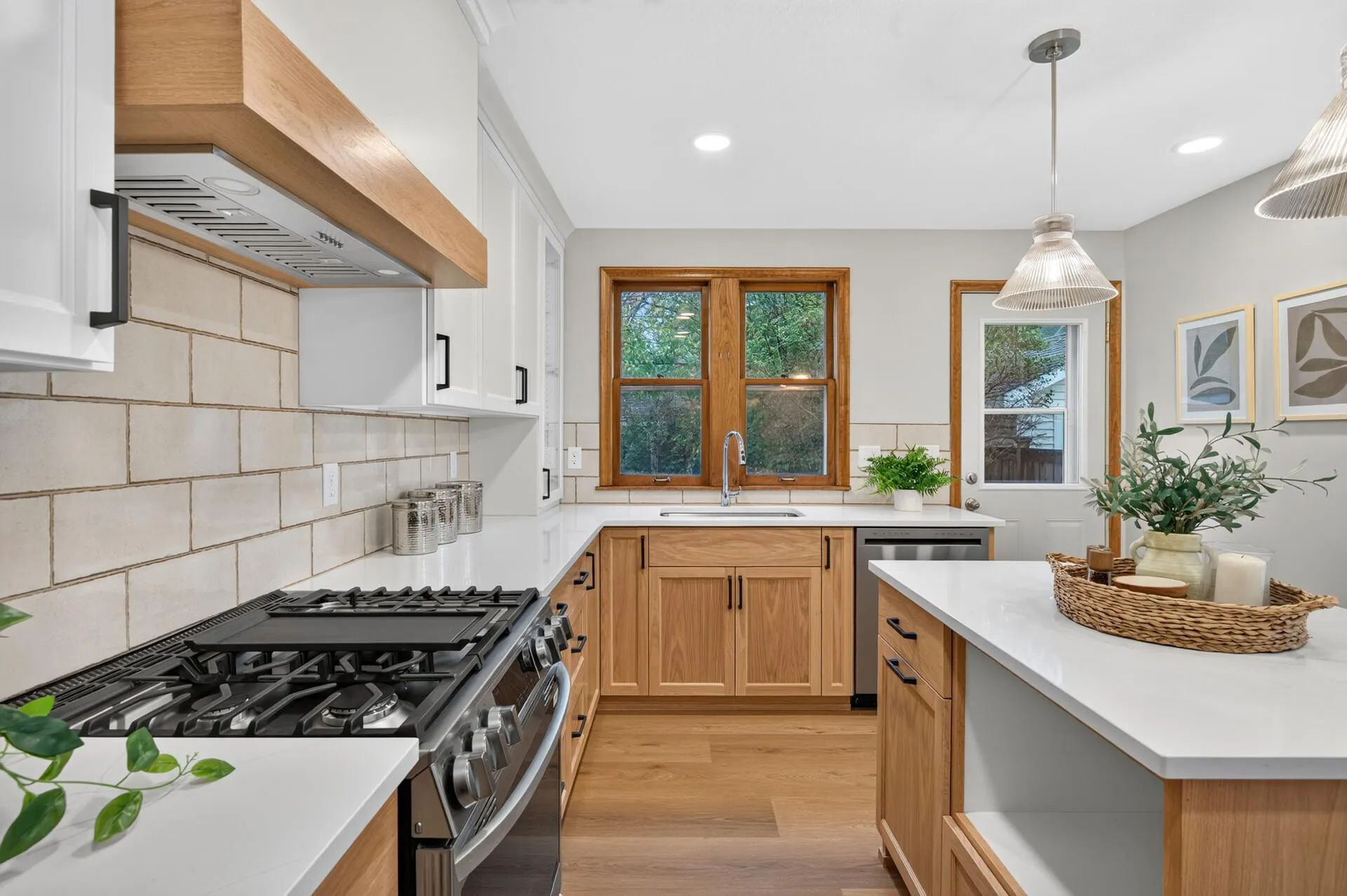 Photo 19 of 1650 Hague Avenue