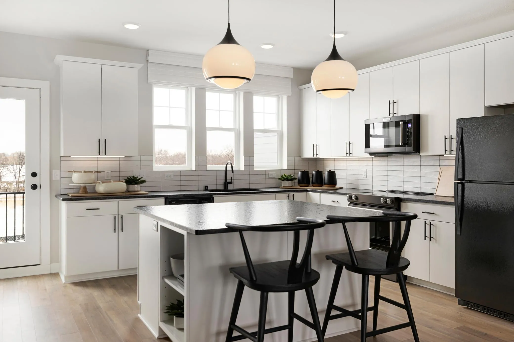 Photo 11 of 855 Woodlawn Avenue Unit D