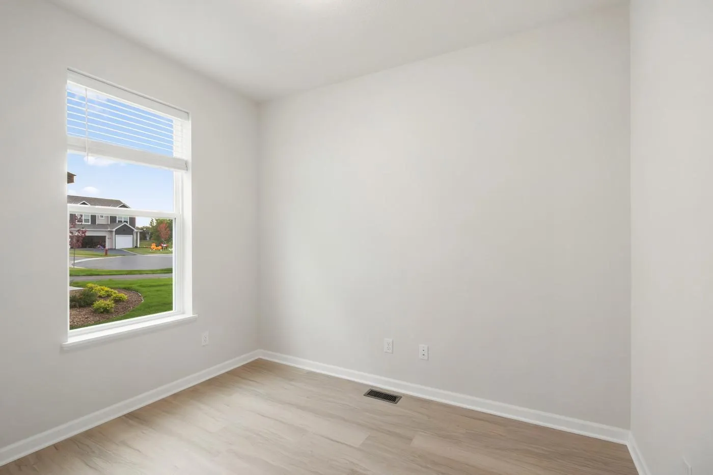 Photo 11 of 15802 73rd Ne Court