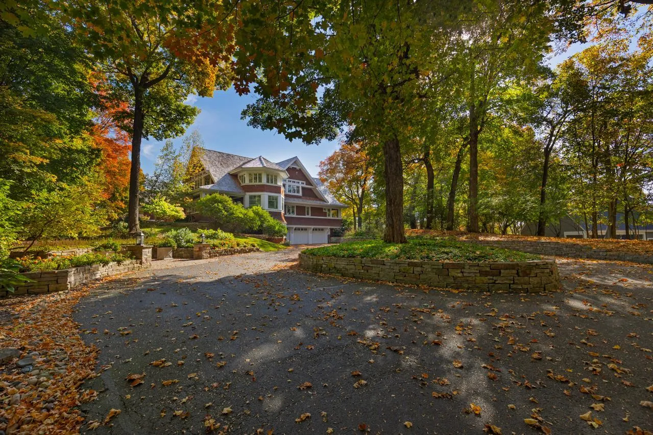 Photo 2 of 2875 Gale Road