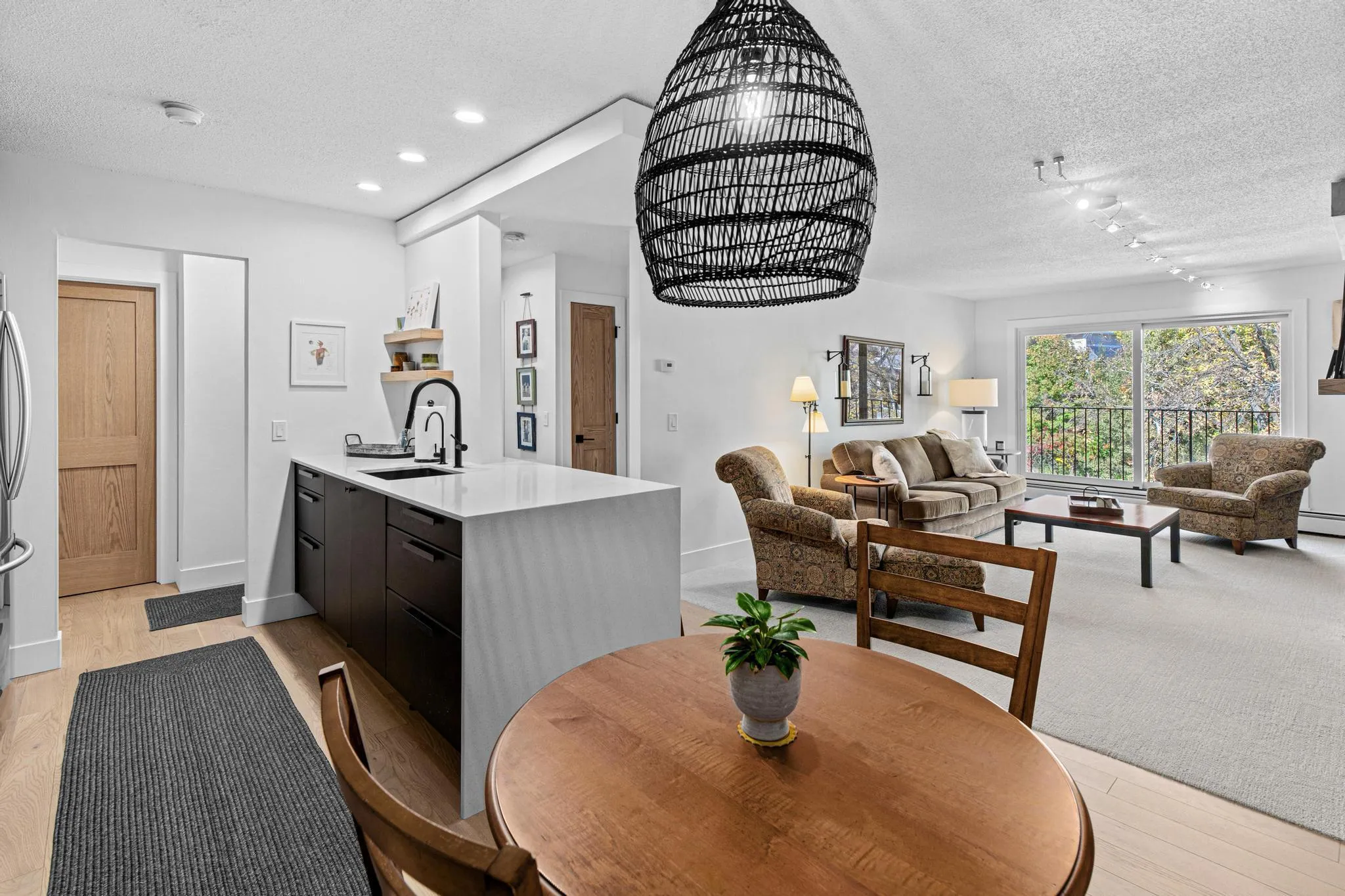 Photo 7 of 205 Barry S Avenue Unit 311