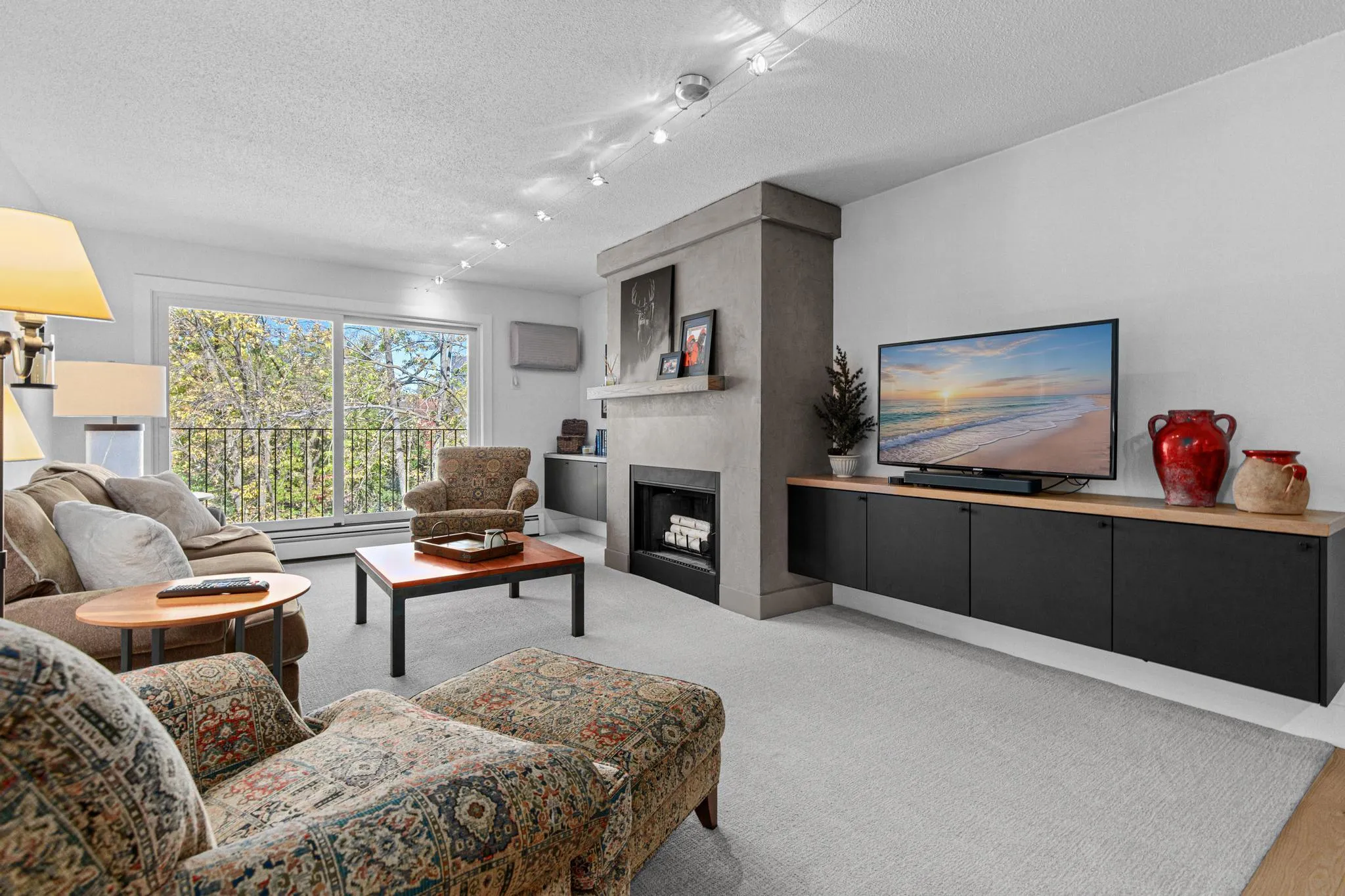 Photo 8 of 205 Barry S Avenue Unit 311