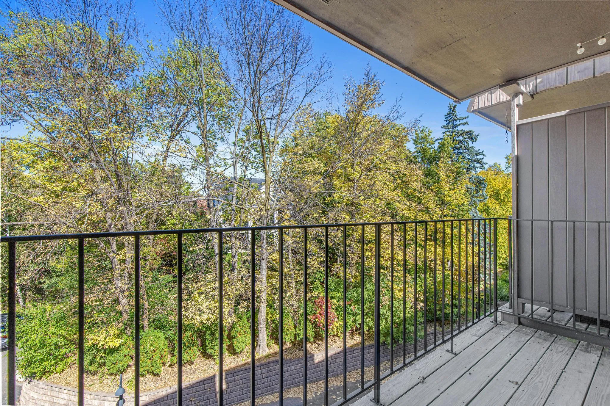 Photo 15 of 205 Barry S Avenue Unit 311
