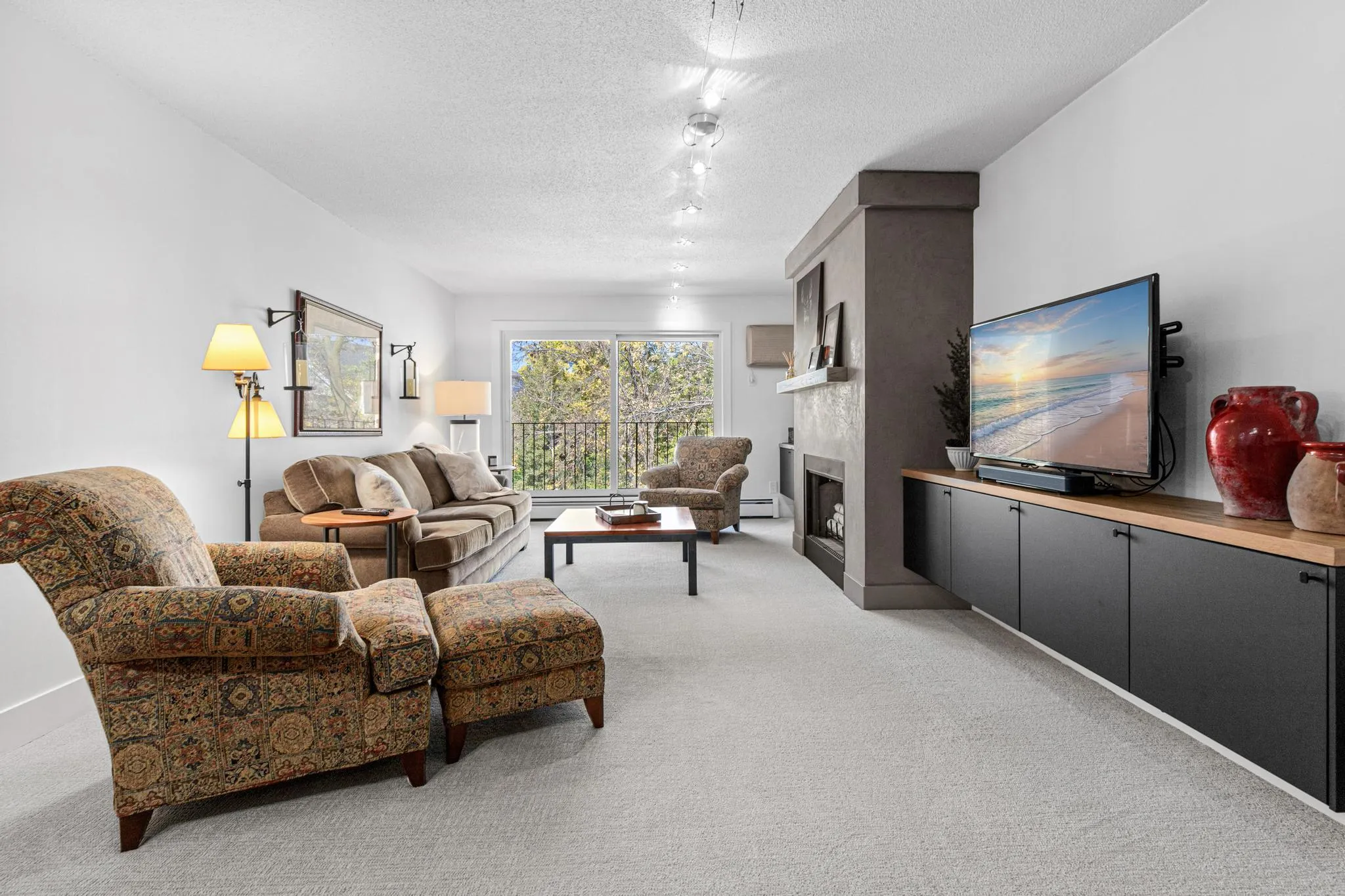 Photo 9 of 205 Barry S Avenue Unit 311