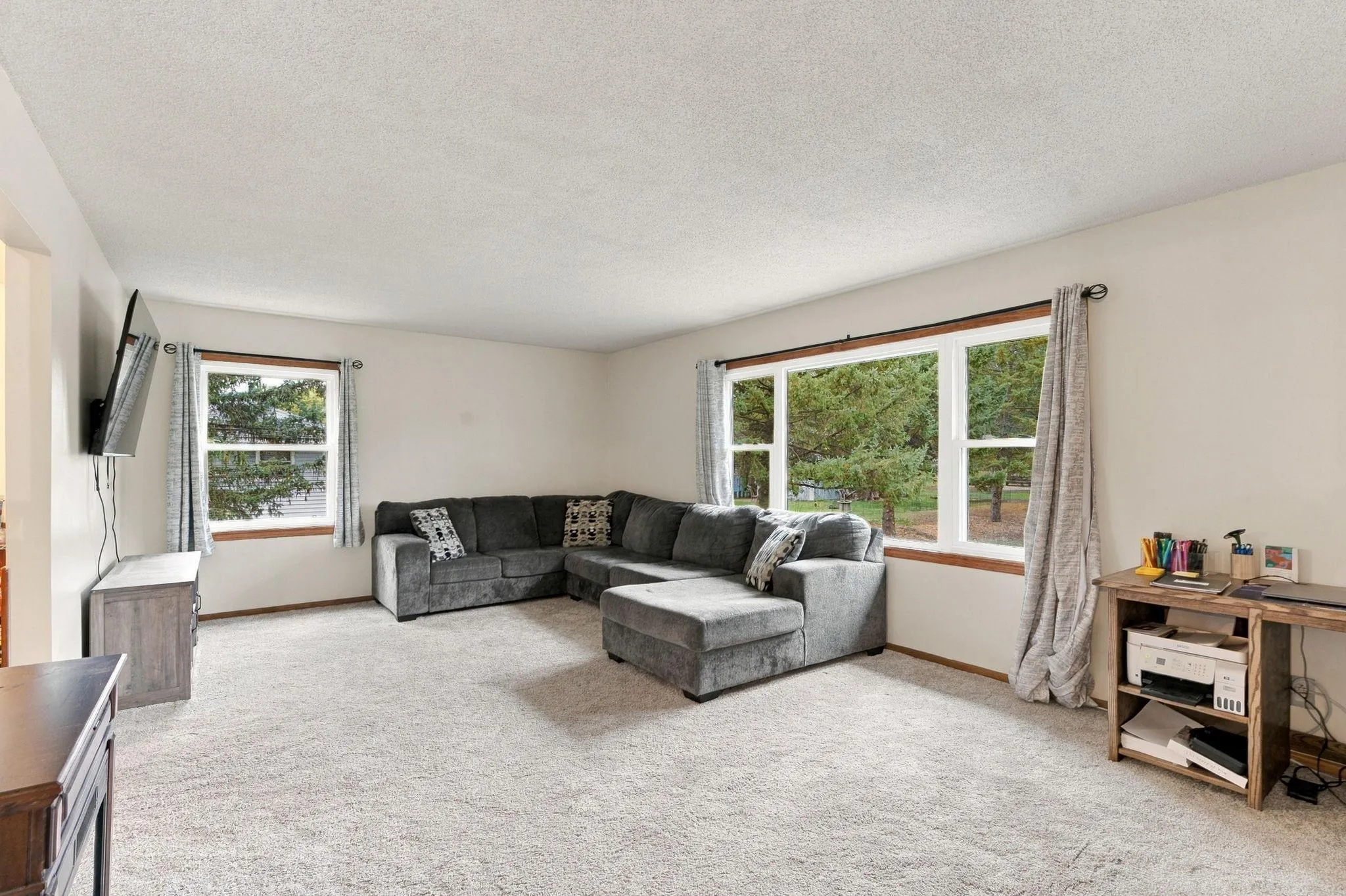 Photo 7 of 3950 7th Avenue