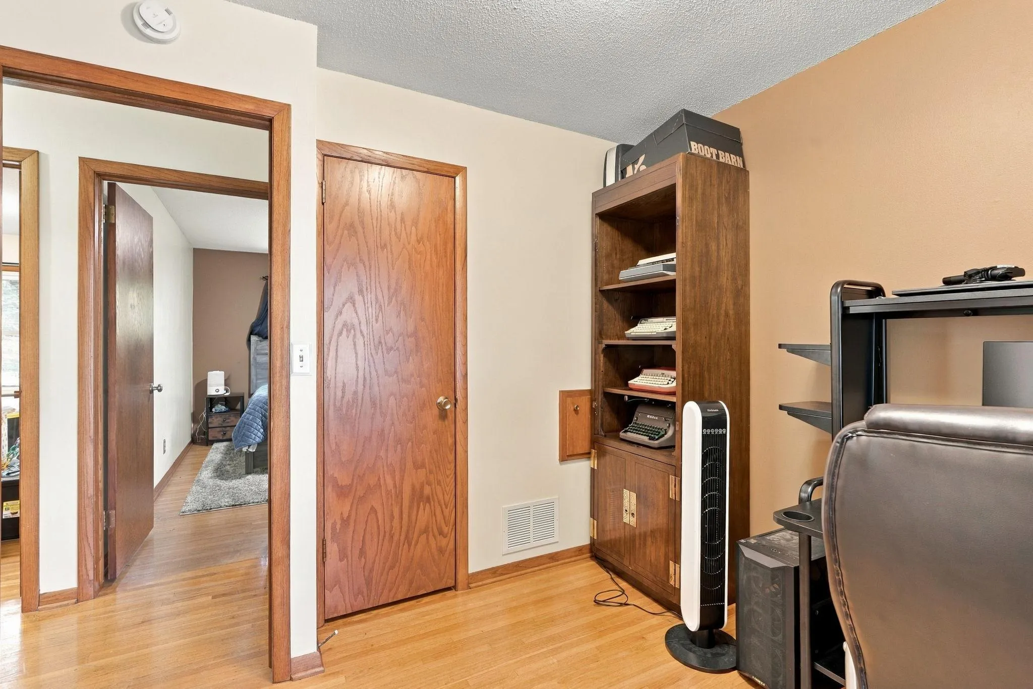 Photo 19 of 3950 7th Avenue