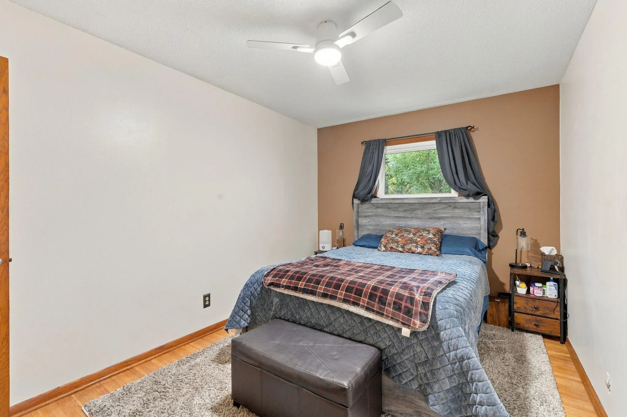 Photo 16 of 3950 7th Avenue