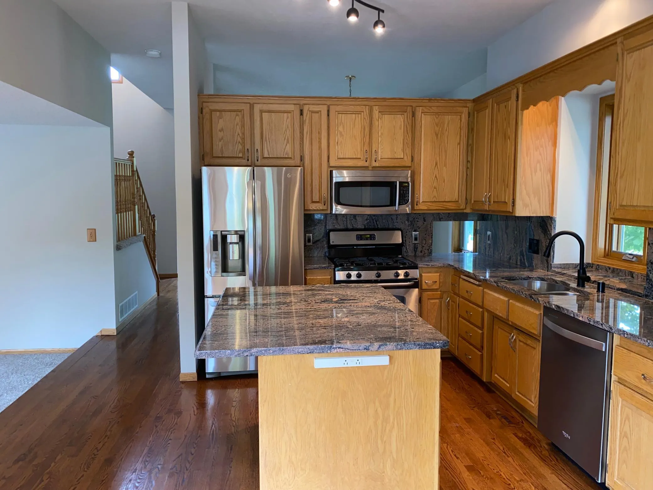 Photo 8 of 13434 Oakwood Drive
