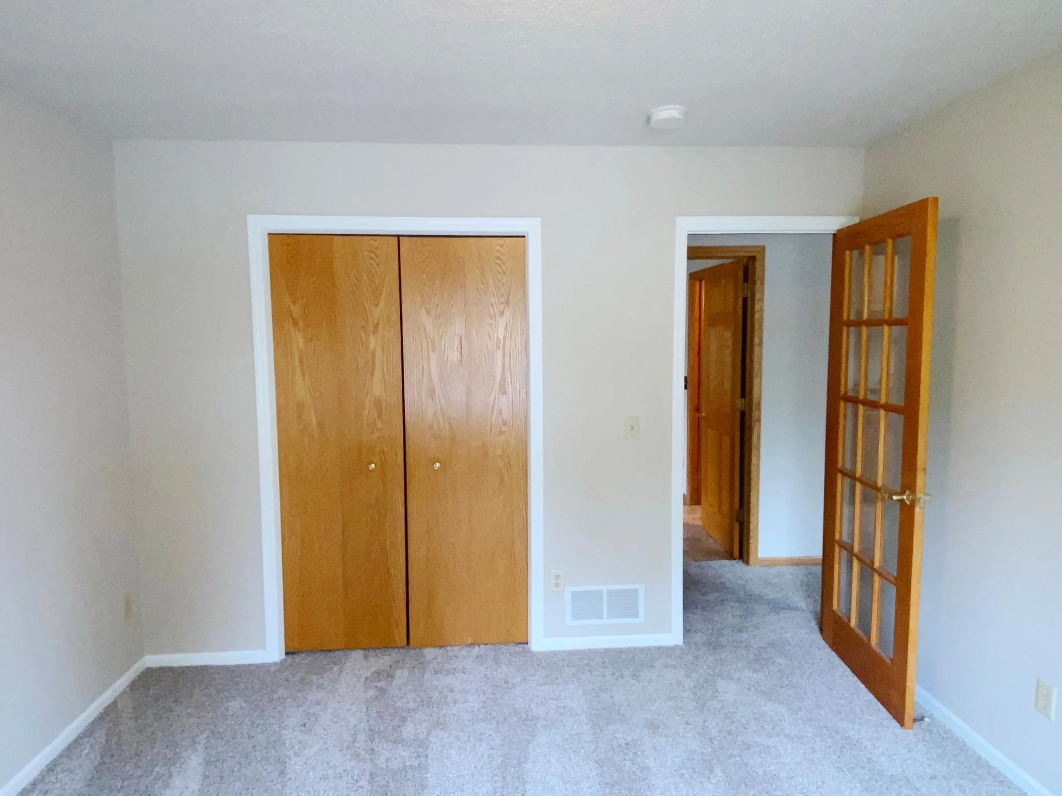 Photo 15 of 13434 Oakwood Drive