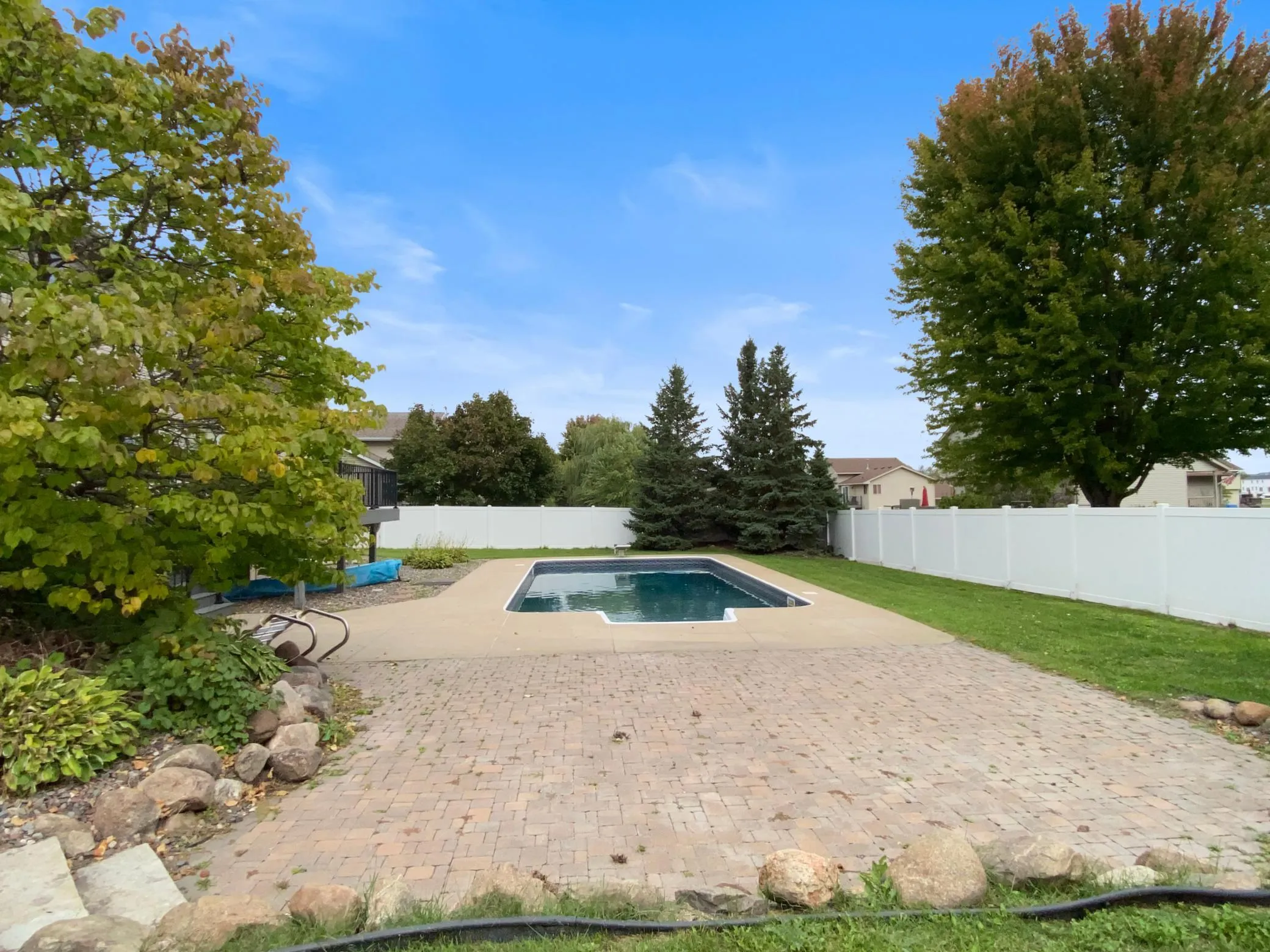 Photo 3 of 13434 Oakwood Drive