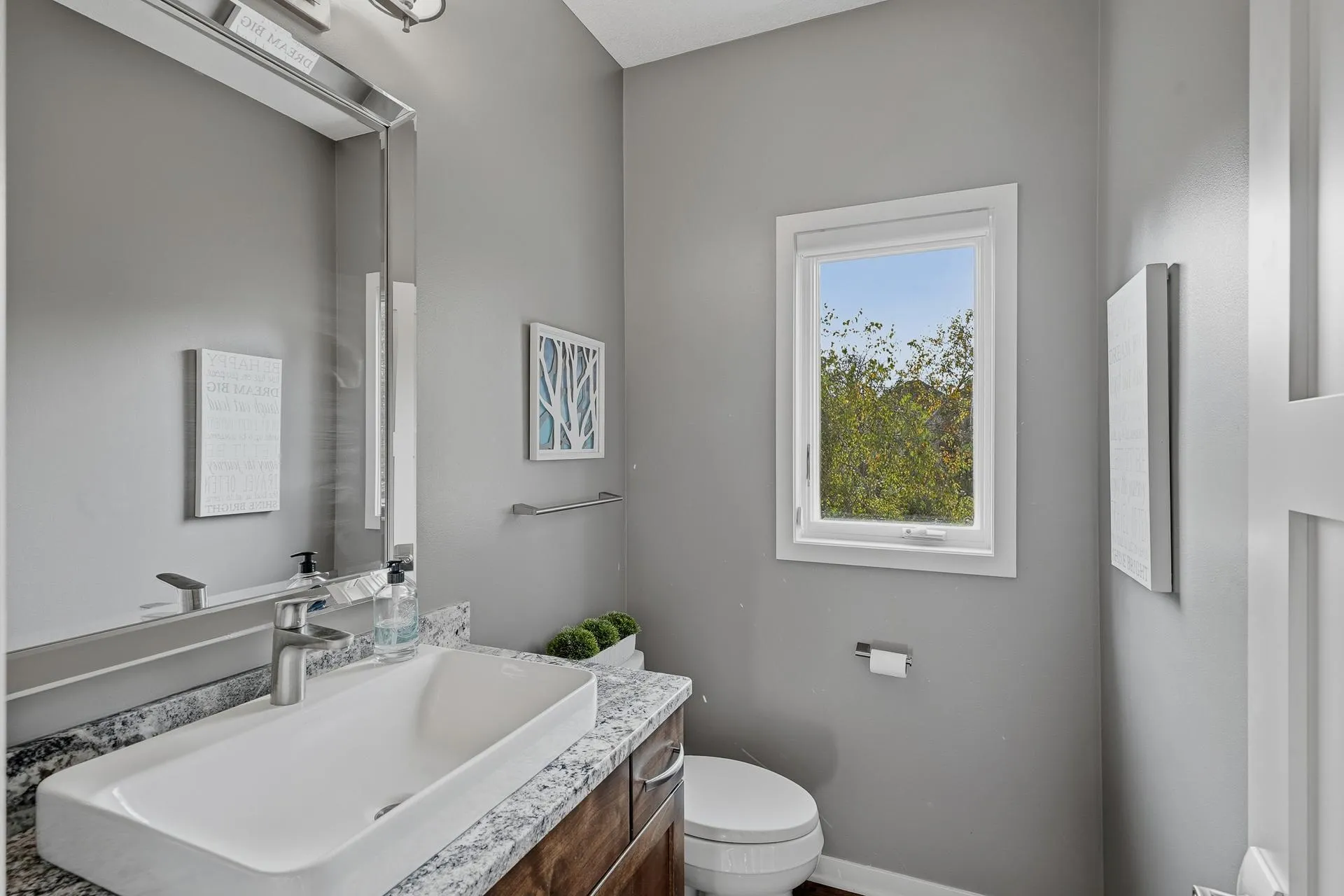 Photo 43 of 1400 Larkspur Drive
