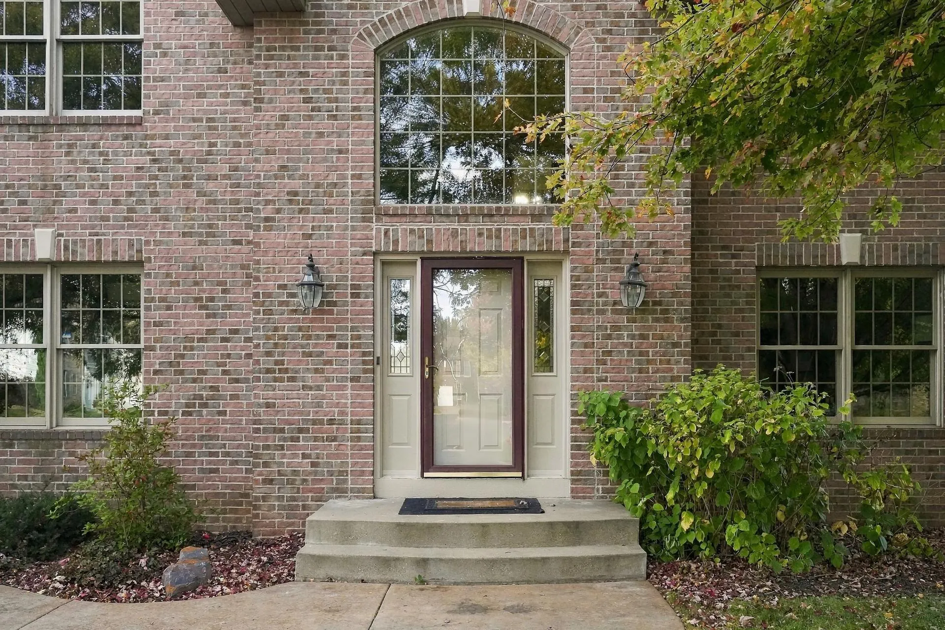 Photo 5 of 1400 Larkspur Drive