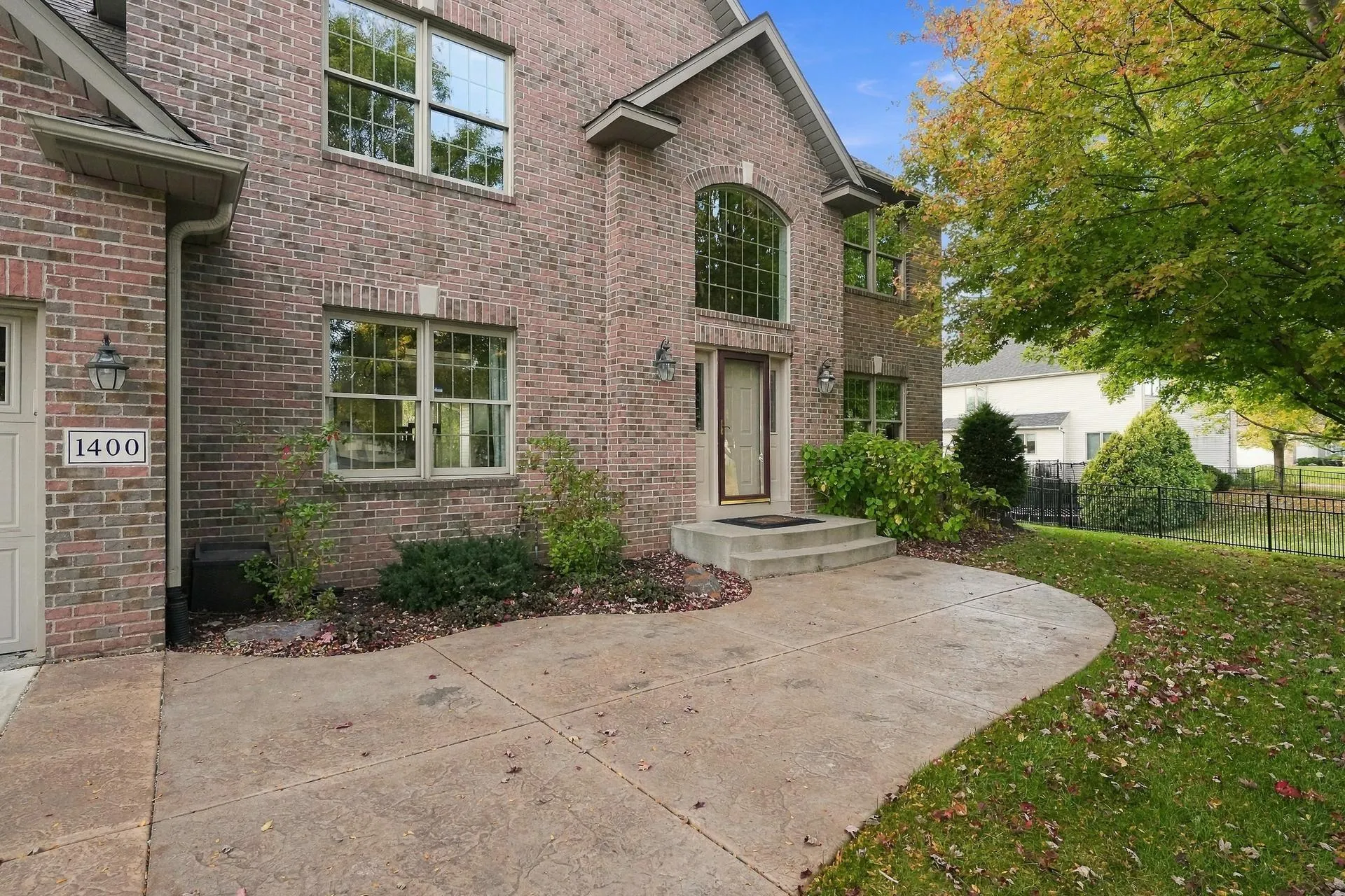 Photo 4 of 1400 Larkspur Drive