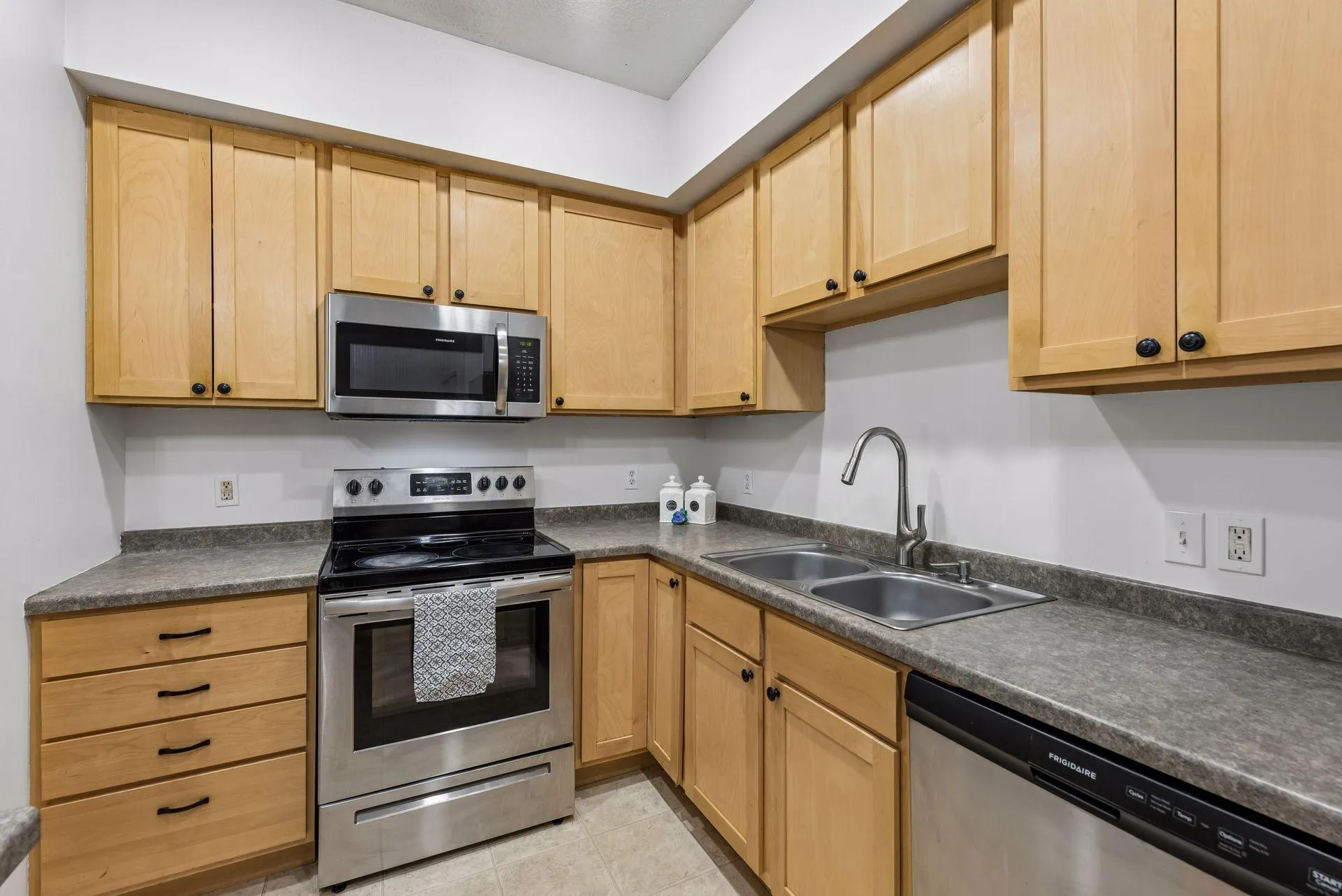 Photo 12 of 2900 11th S Avenue Unit 113