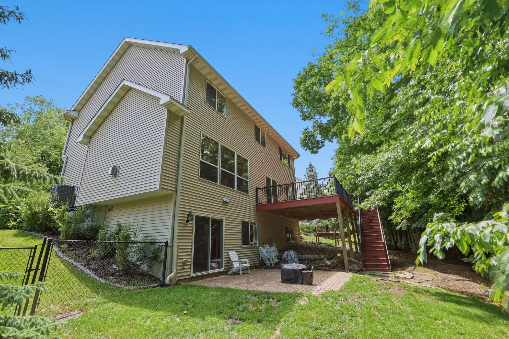 Photo 34 of 9142 Woodland Drive