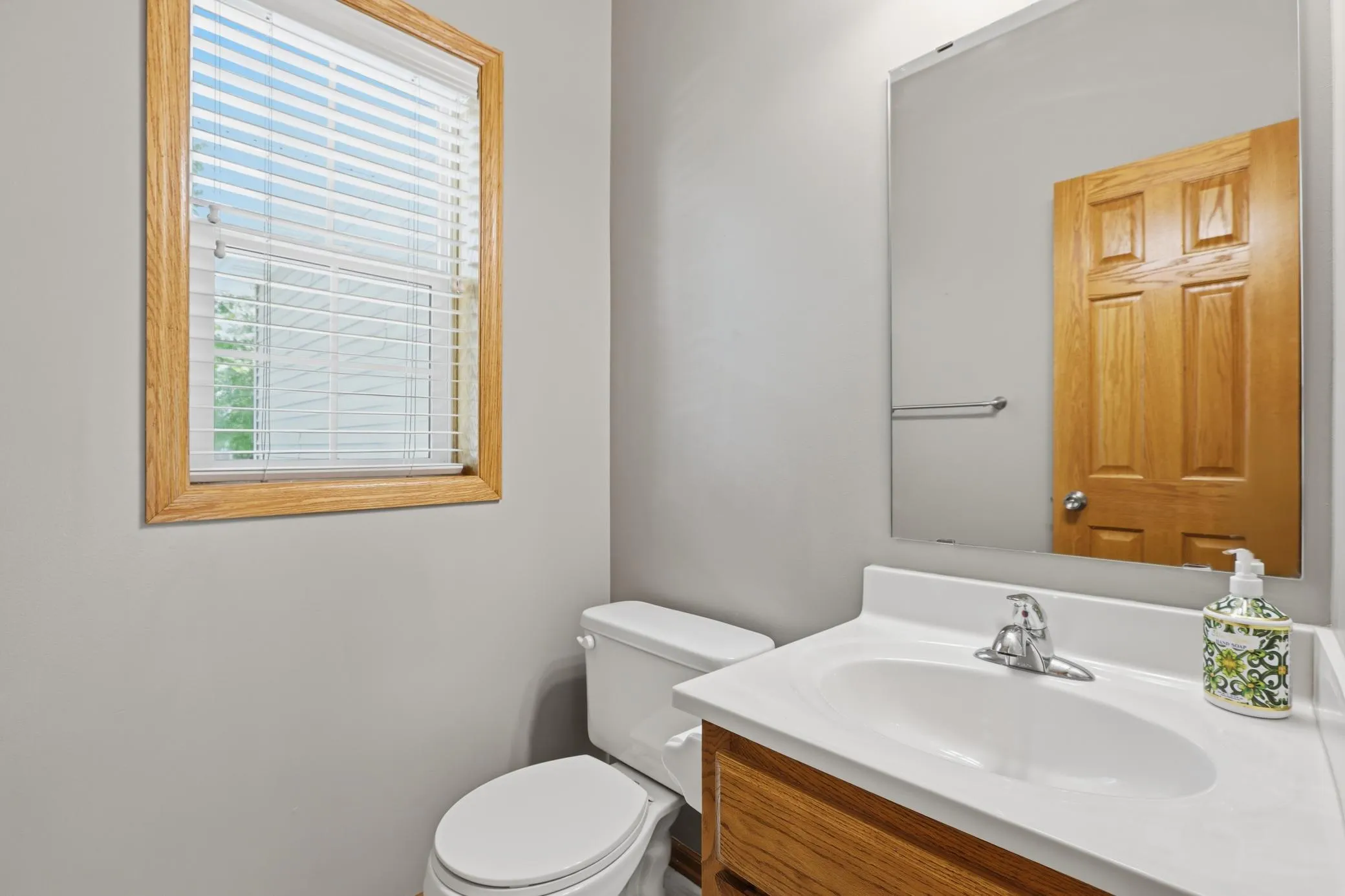 Photo 16 of 9142 Woodland Drive