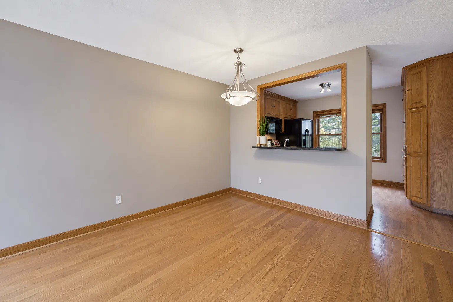 Photo 8 of 246 3rd Ne Avenue